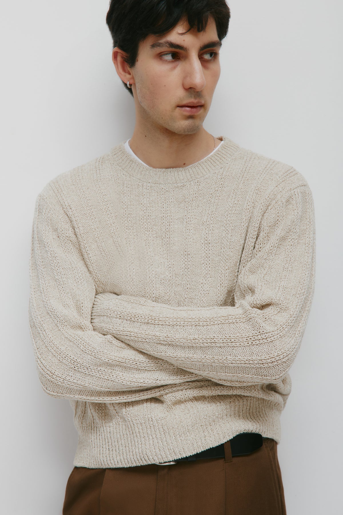 Model is 6’1” and is wearing a size M. 