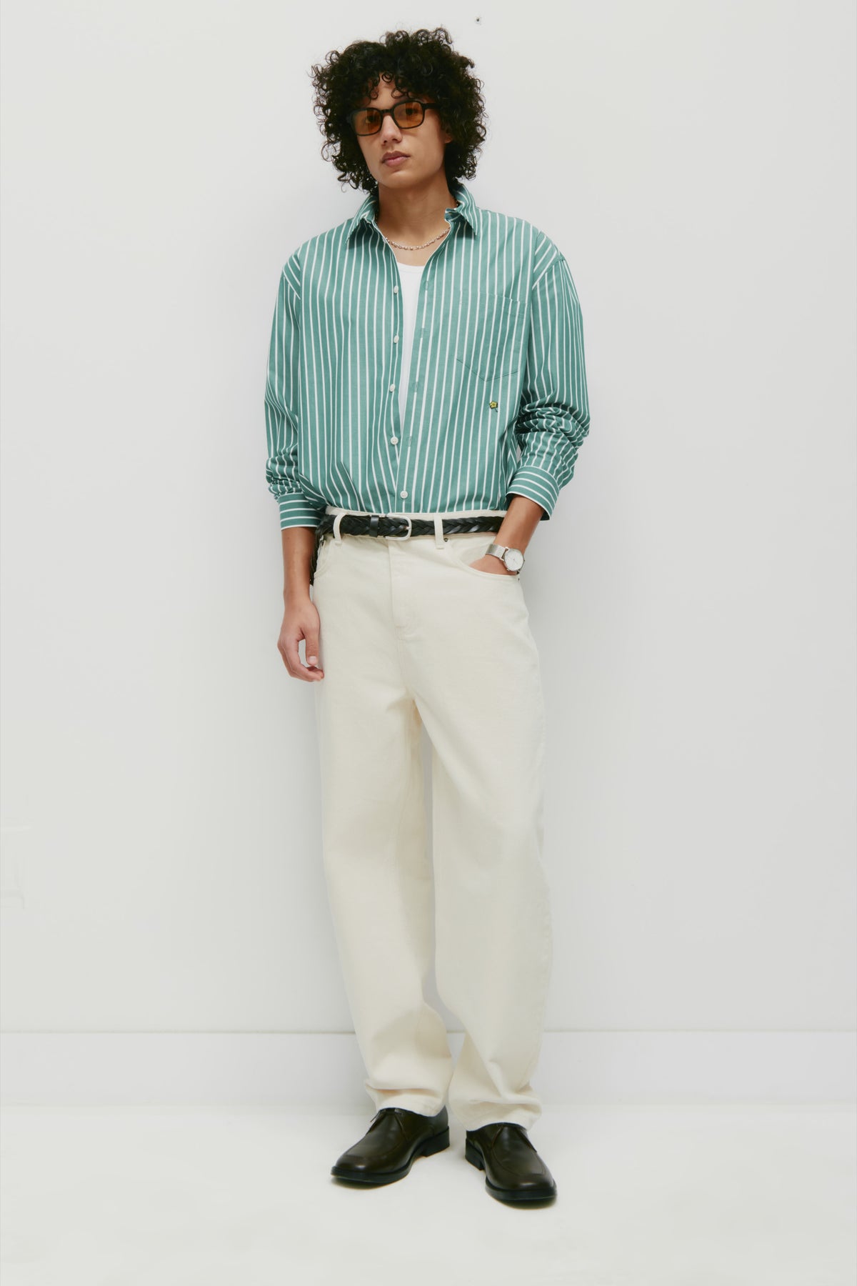 Model is 6’2” and is wearing a size L.