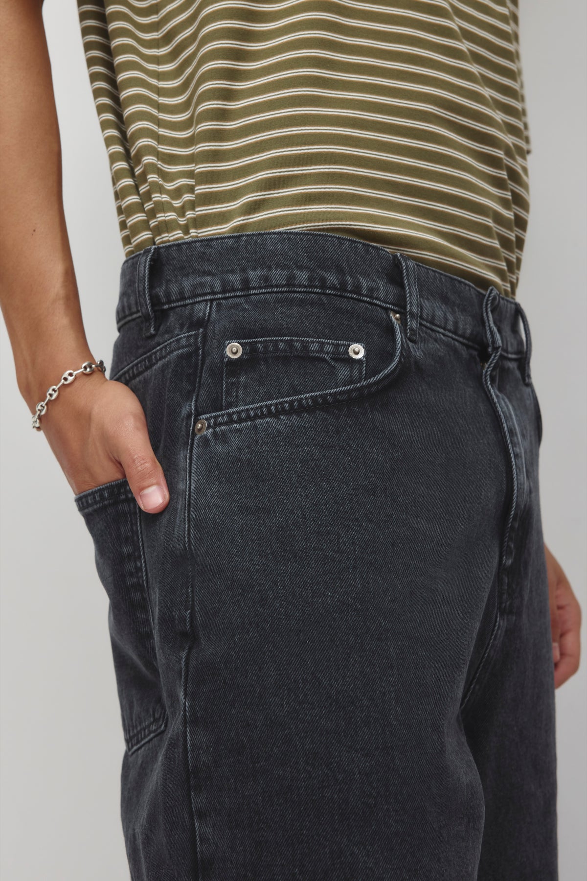 Short en jean Antifit unisexe en washed Black