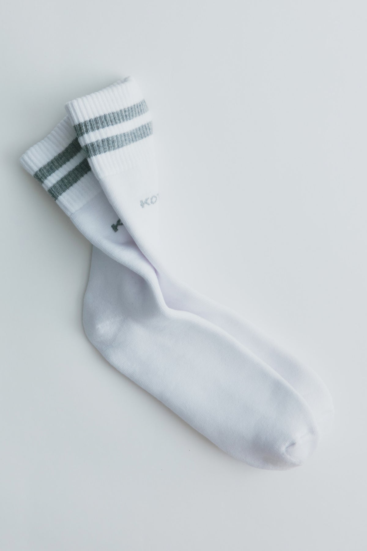 Chaussettes mi-mollet en rayures mixtes grises