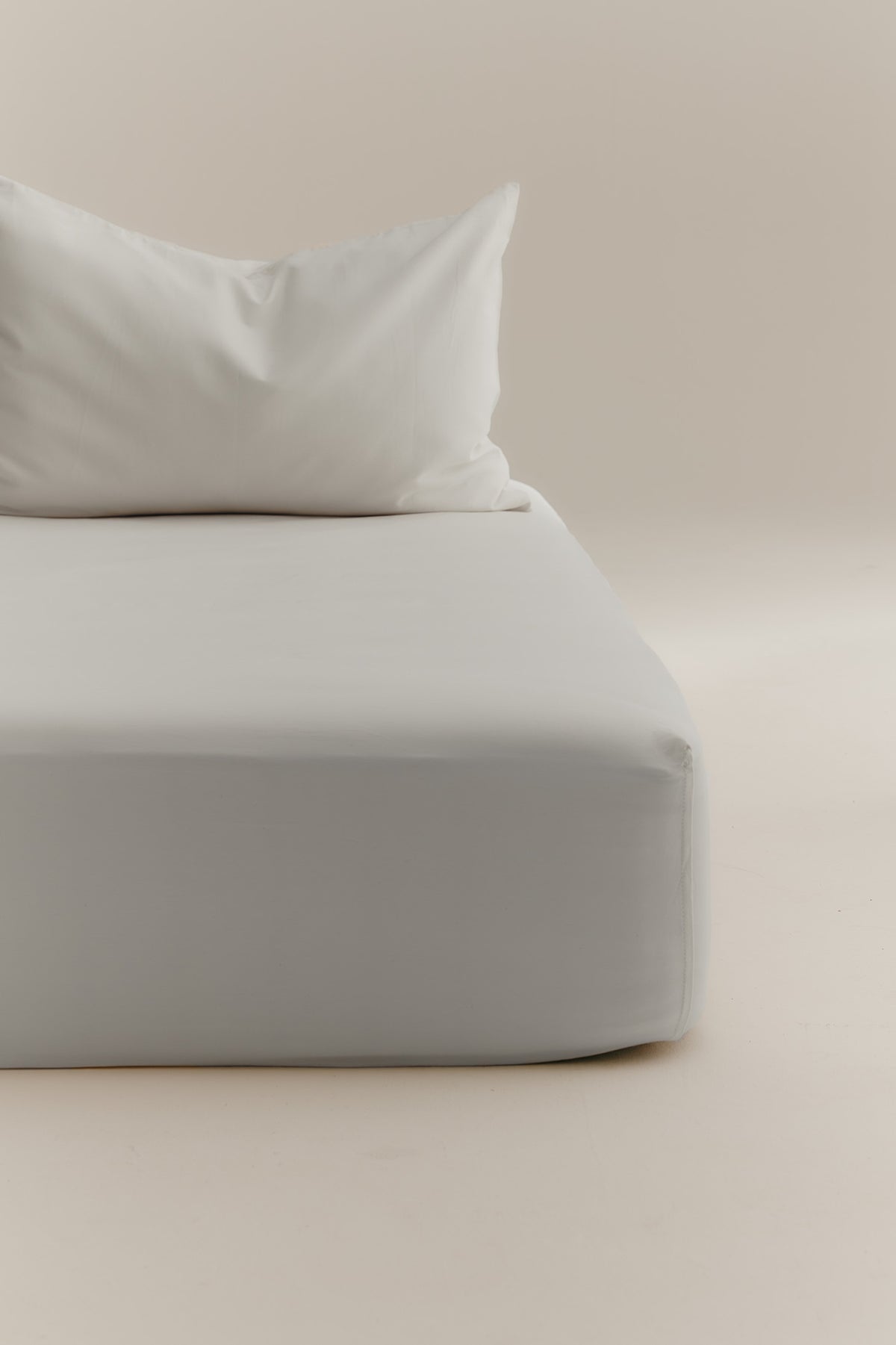 Fitted Sheet and Pillowcase Set in White