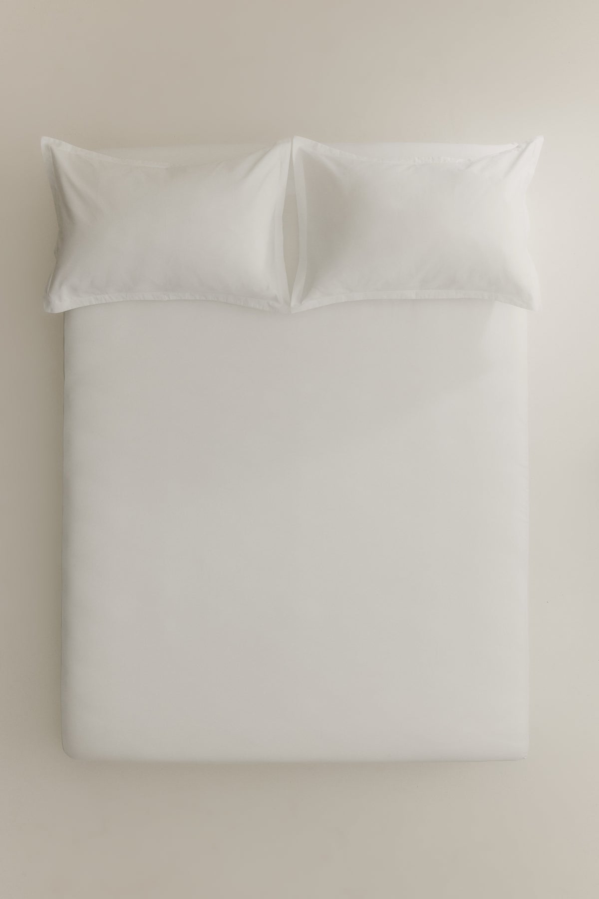 Fitted Sheet in White