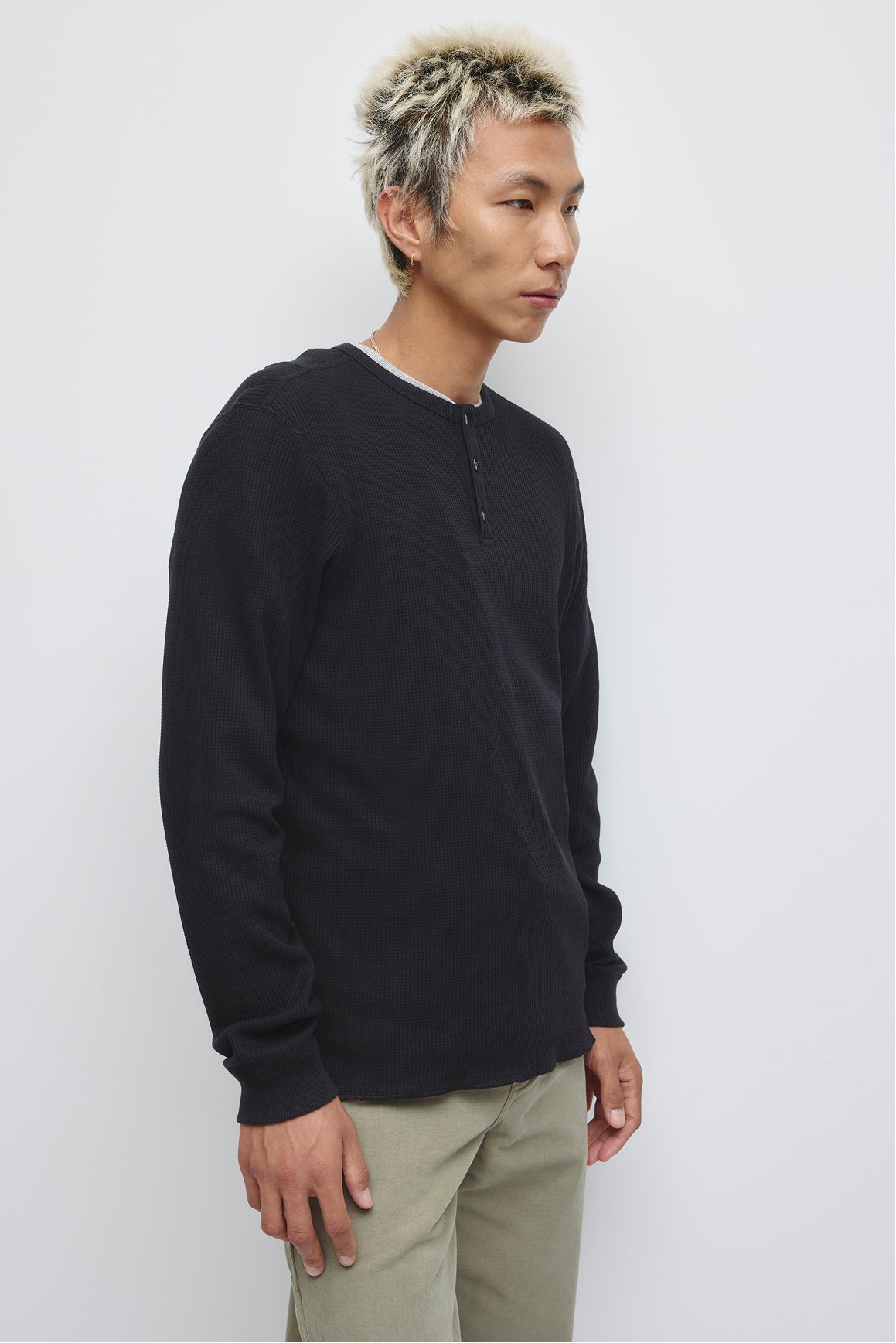 Men's Atlas Waffle Henley in Black