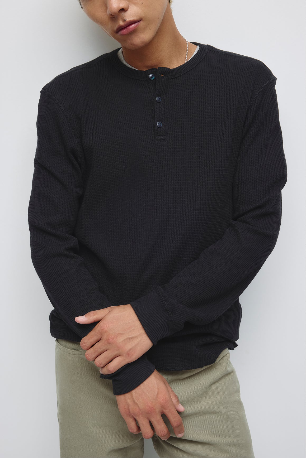 Men's Atlas Waffle Henley in Black