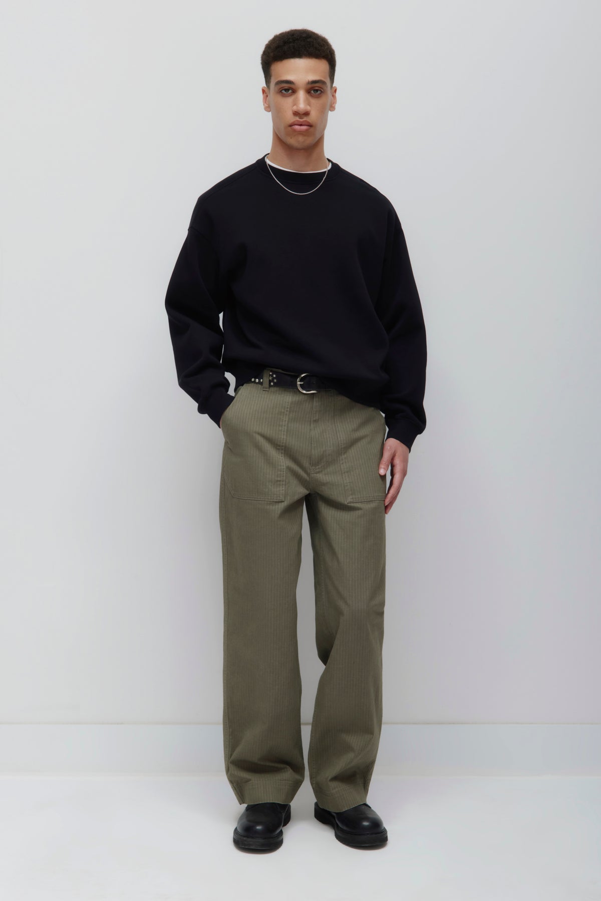 Men's Essential Sweatshirt in Black