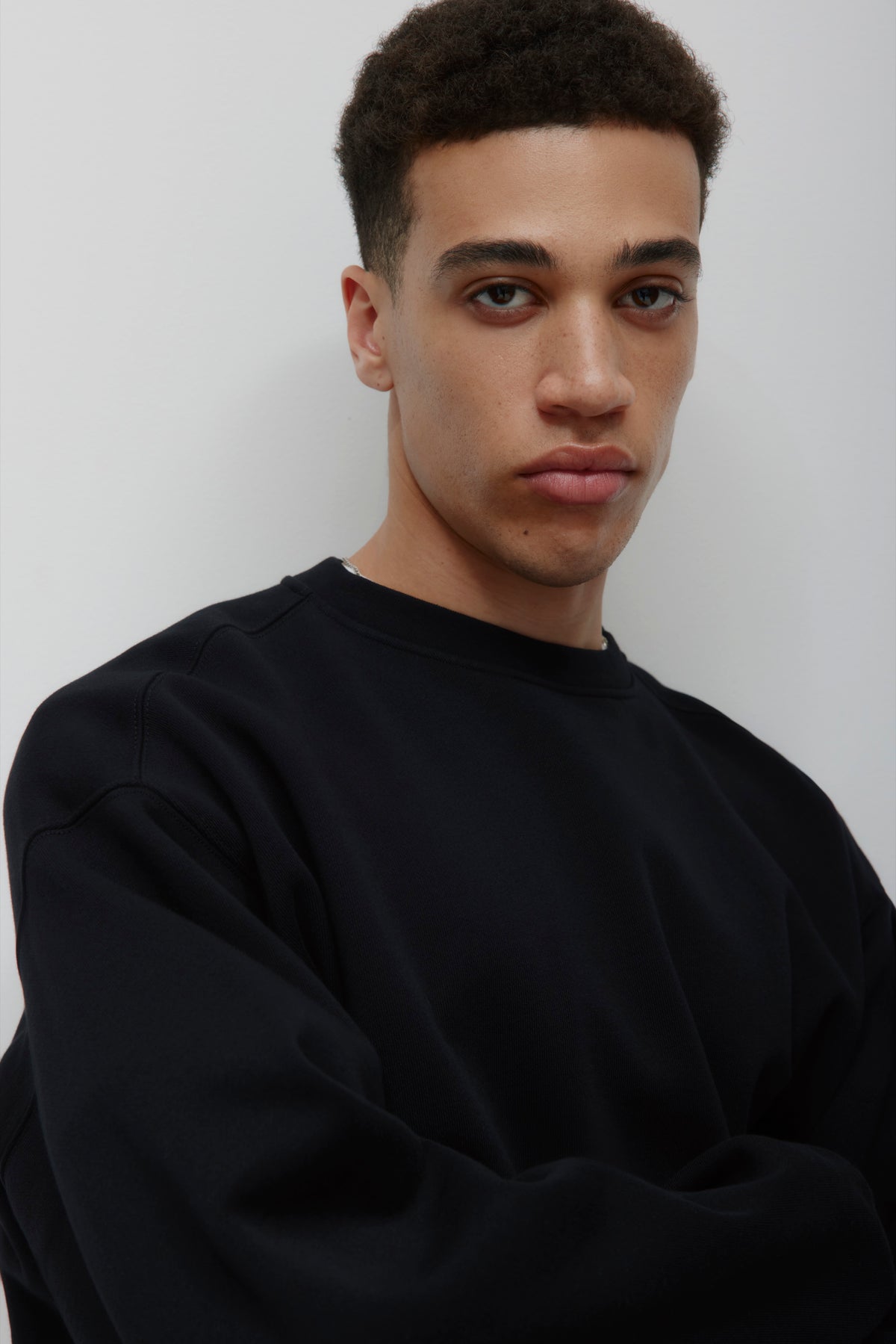 Men's Essential Sweatshirt in Black