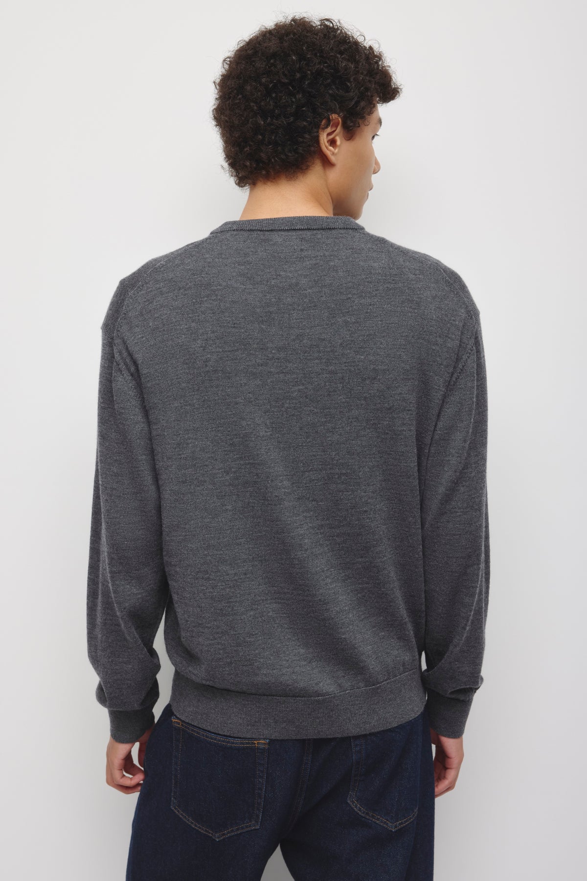 Men's Fine Merino V-Neck Sweater in Charcoal Melange