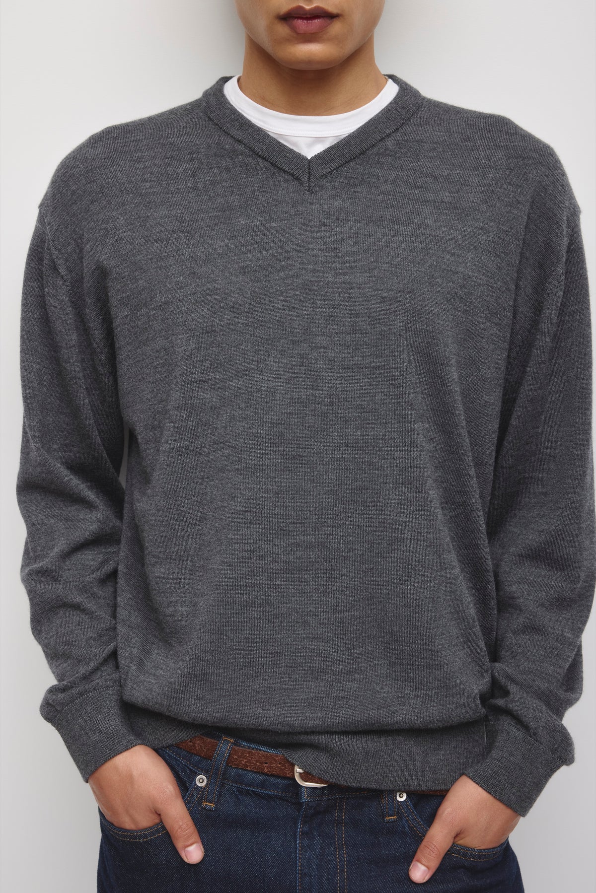 Men's Fine Merino V-Neck Sweater in Charcoal Melange