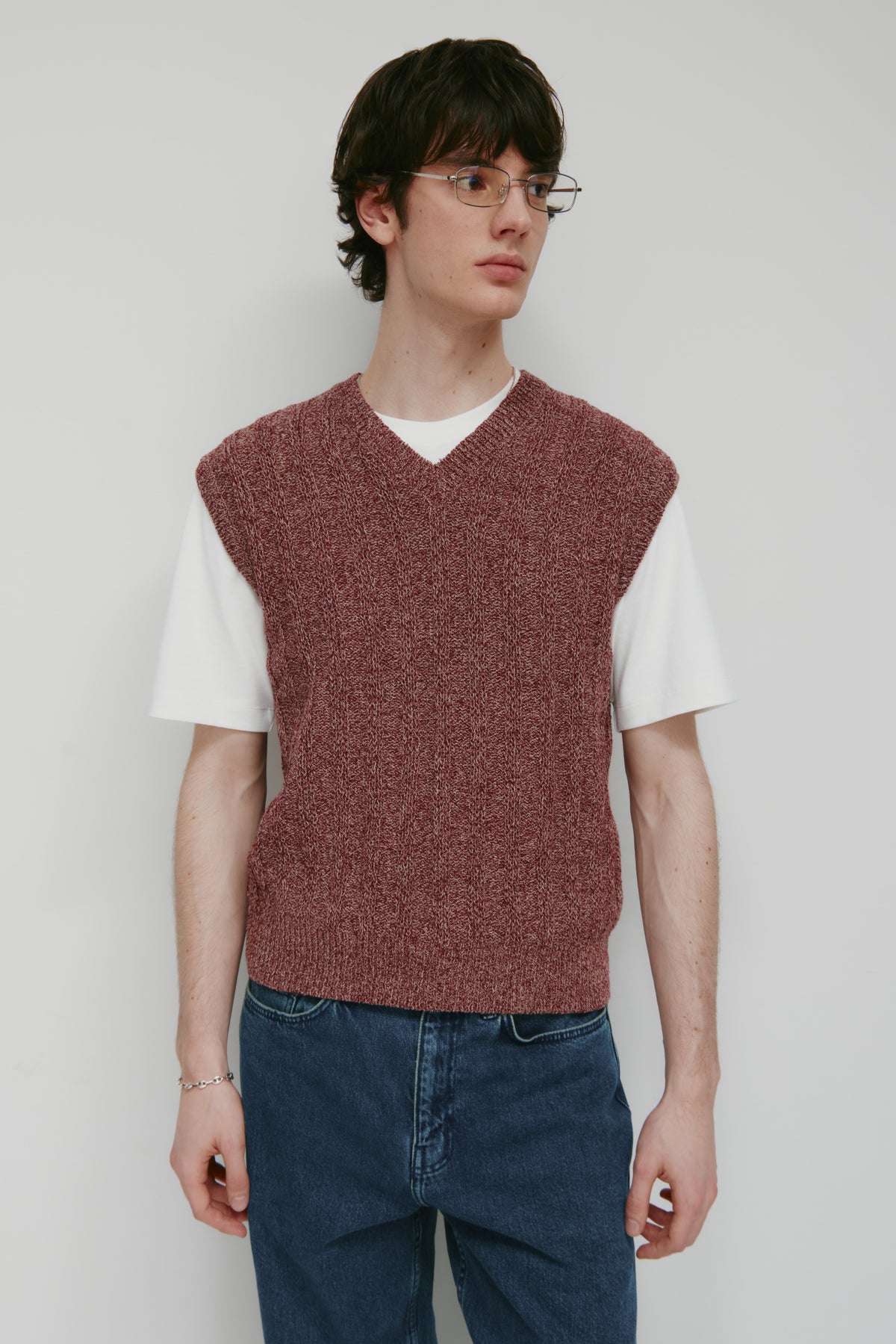 Model is 6’1.5” and is wearing a size M.