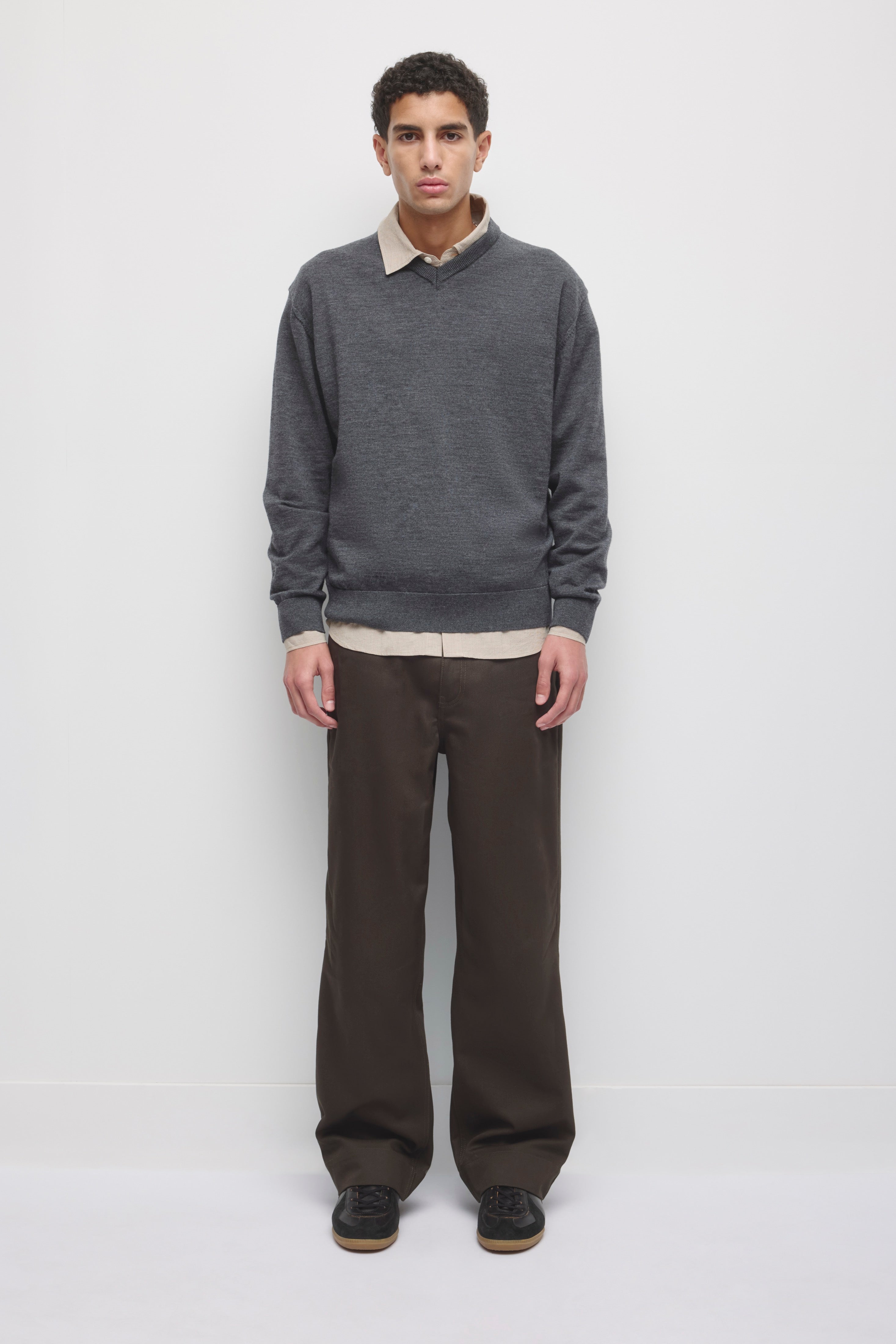 Men's Slouchy Buma Trouser in Charcoal