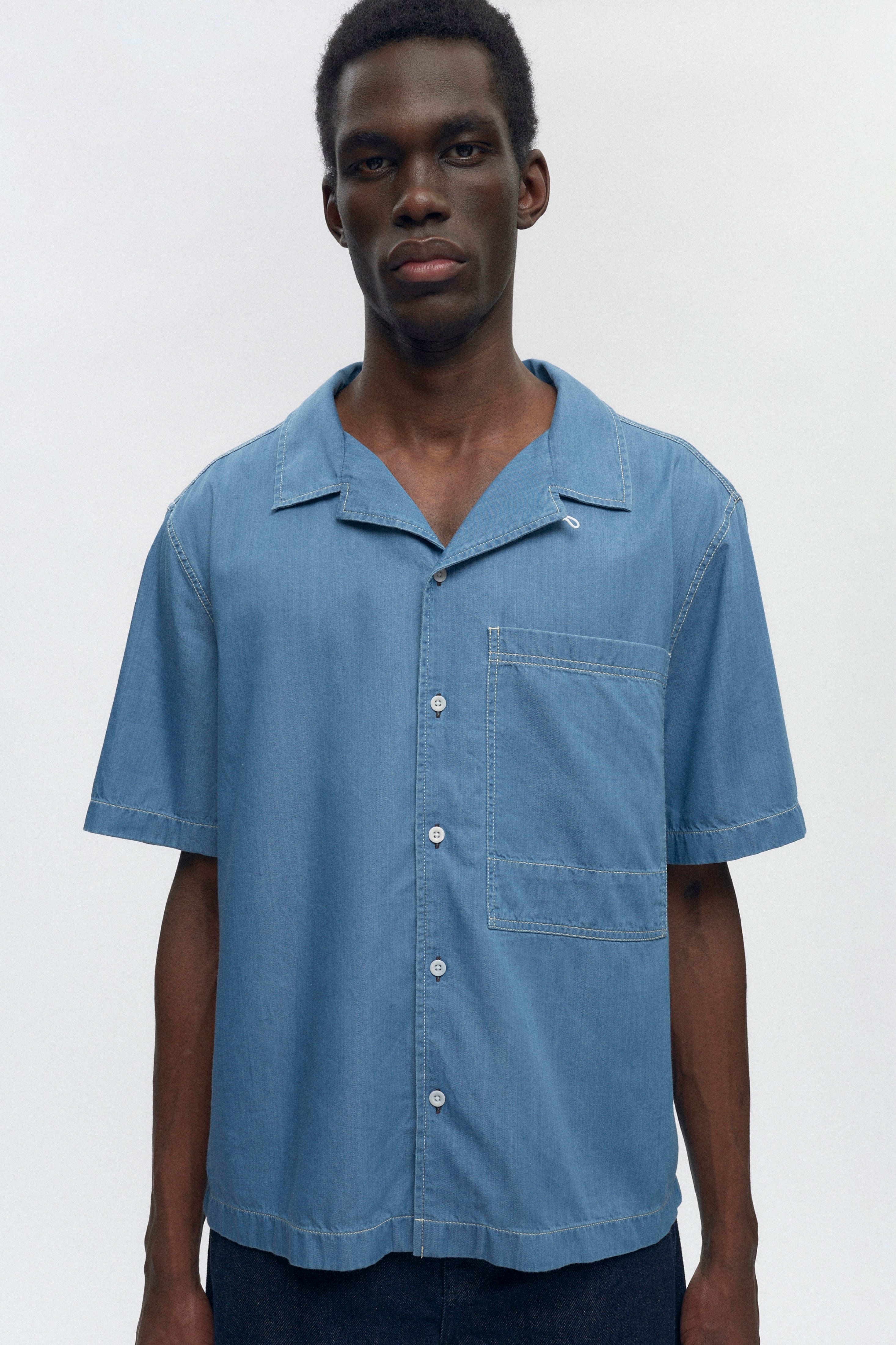 Men's Chambray Camp Shirt in Light Wash