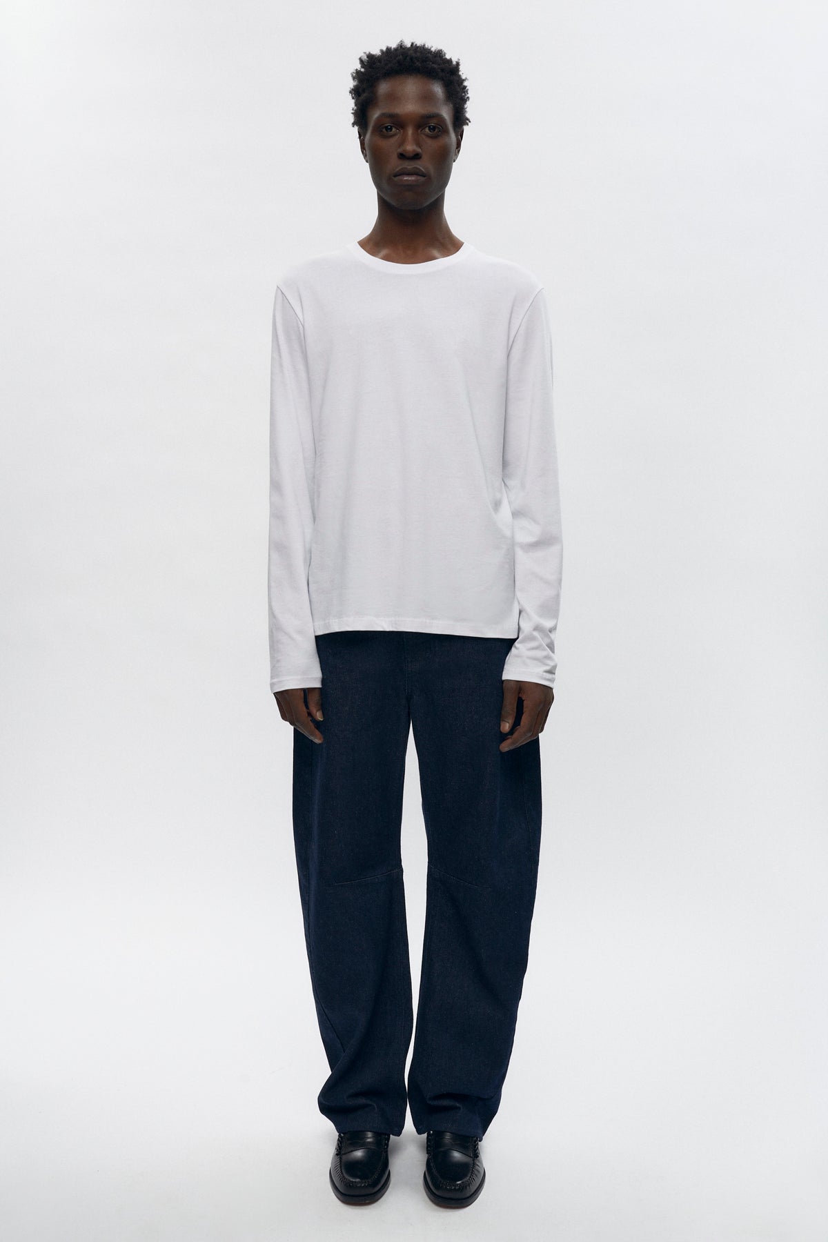 Unisex Essential Longsleeve in White