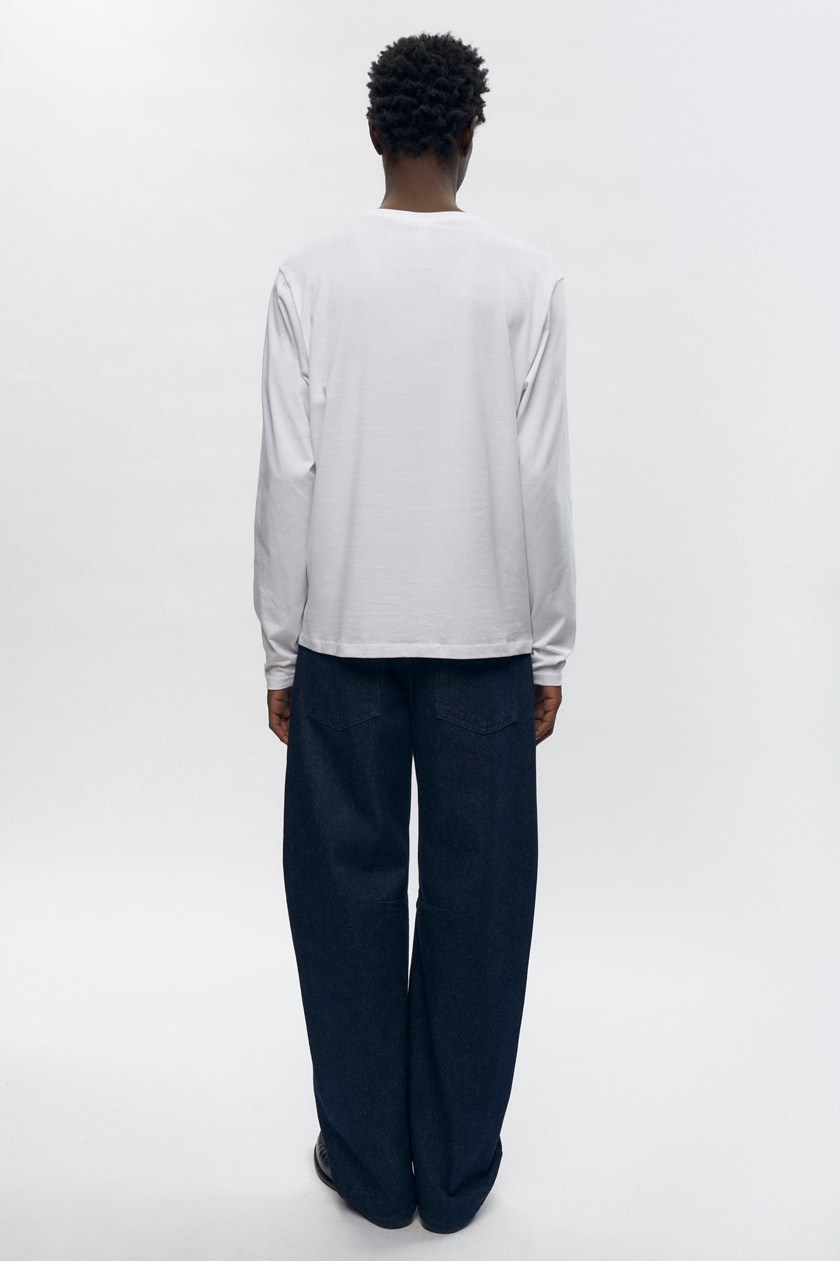 Unisex Essential Longsleeve in White