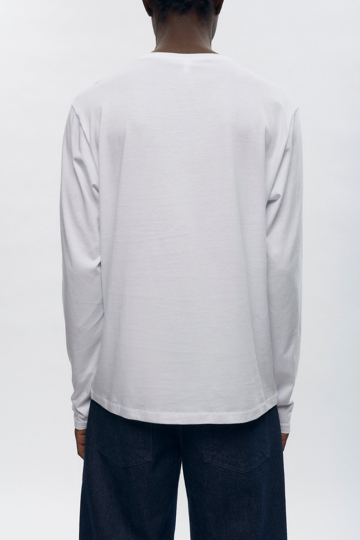 Unisex Essential Longsleeve in White
