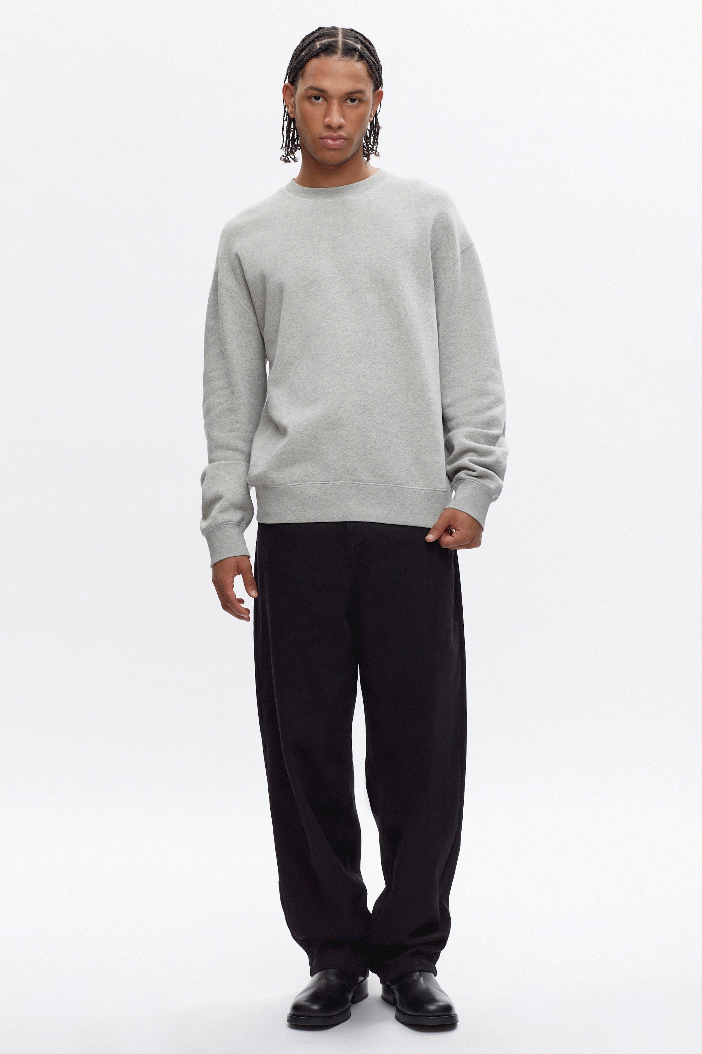 Essential Sweatshirt in Heather Grey