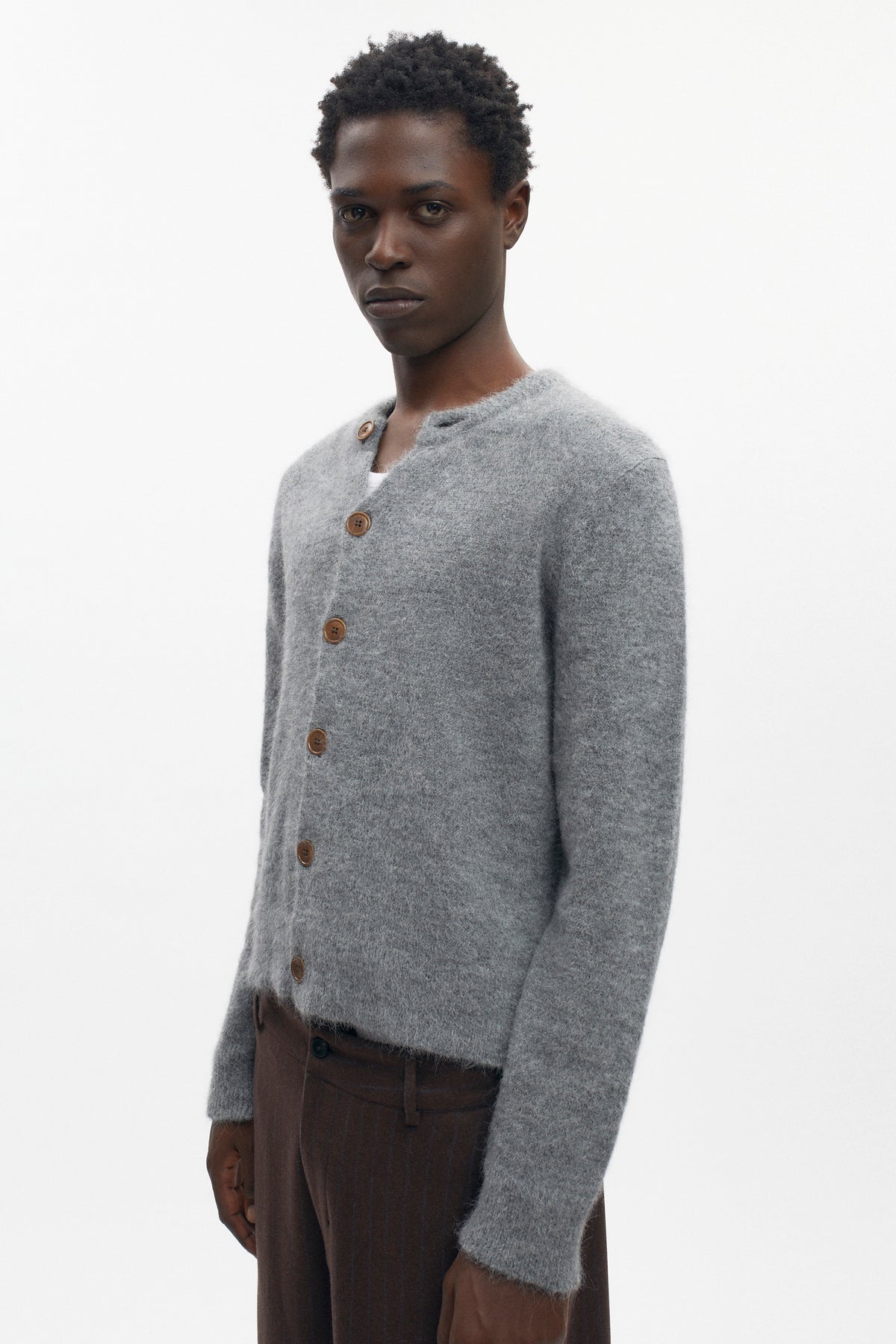 Cardigan Noor Fuzzy pour homme en gris moyen