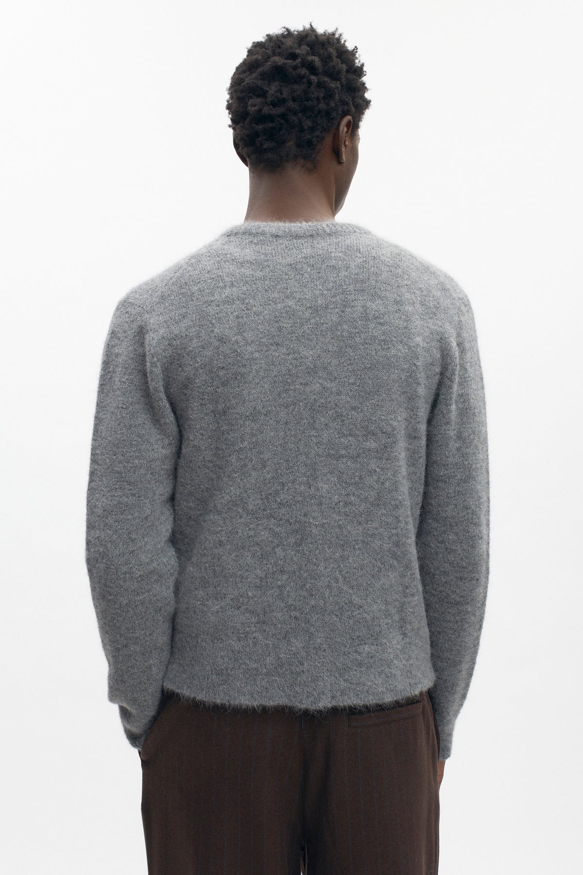 Cardigan Noor Fuzzy pour homme en gris moyen
