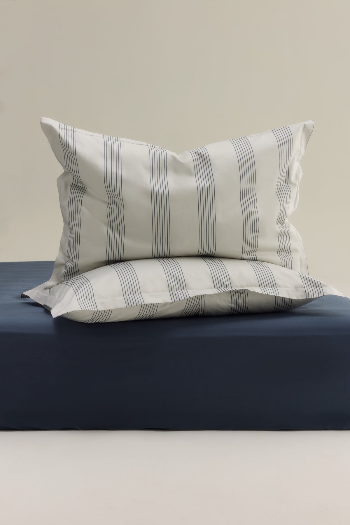 Duvet Cover and Sham Set in Aluminum/Dark Slate