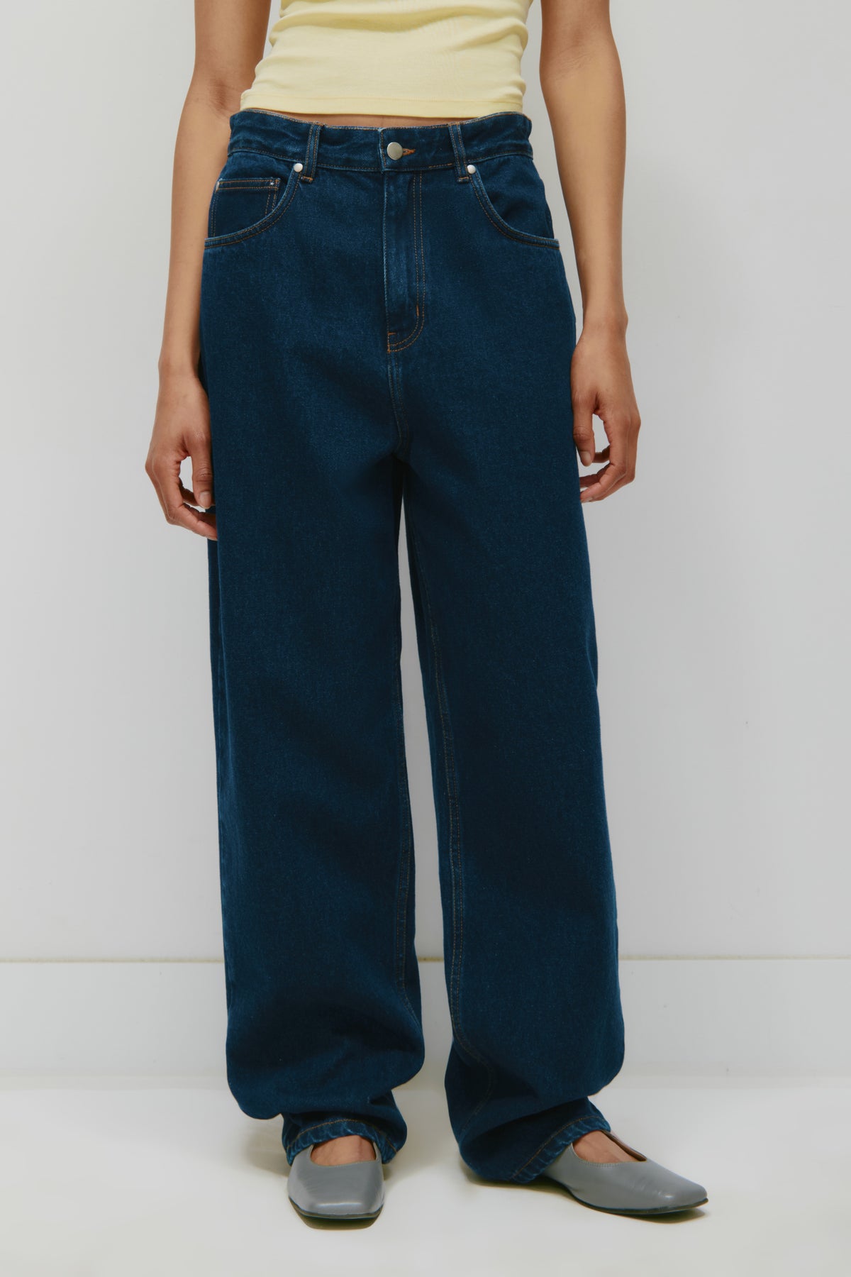 Antifit Denim in Dark Wash