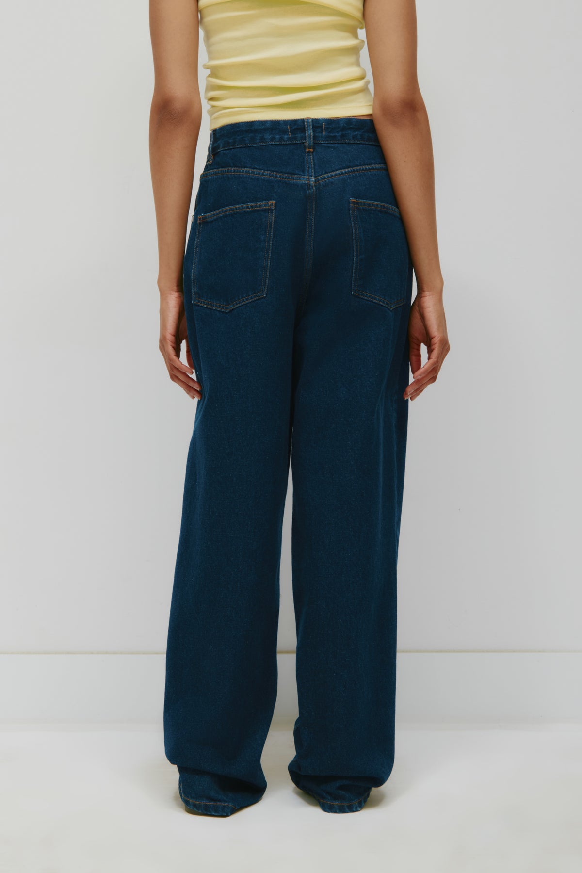 Antifit Denim in Dark Wash