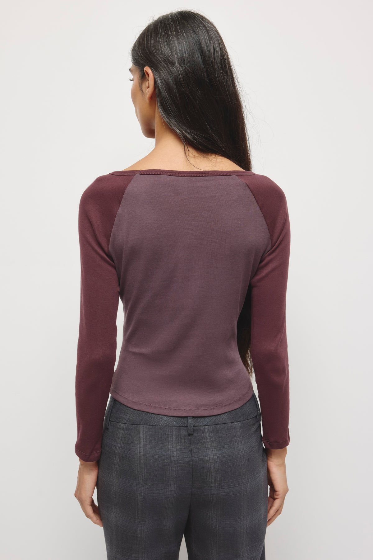 Women's Baseball Longsleeve in Raisin/Chocolate Plum
