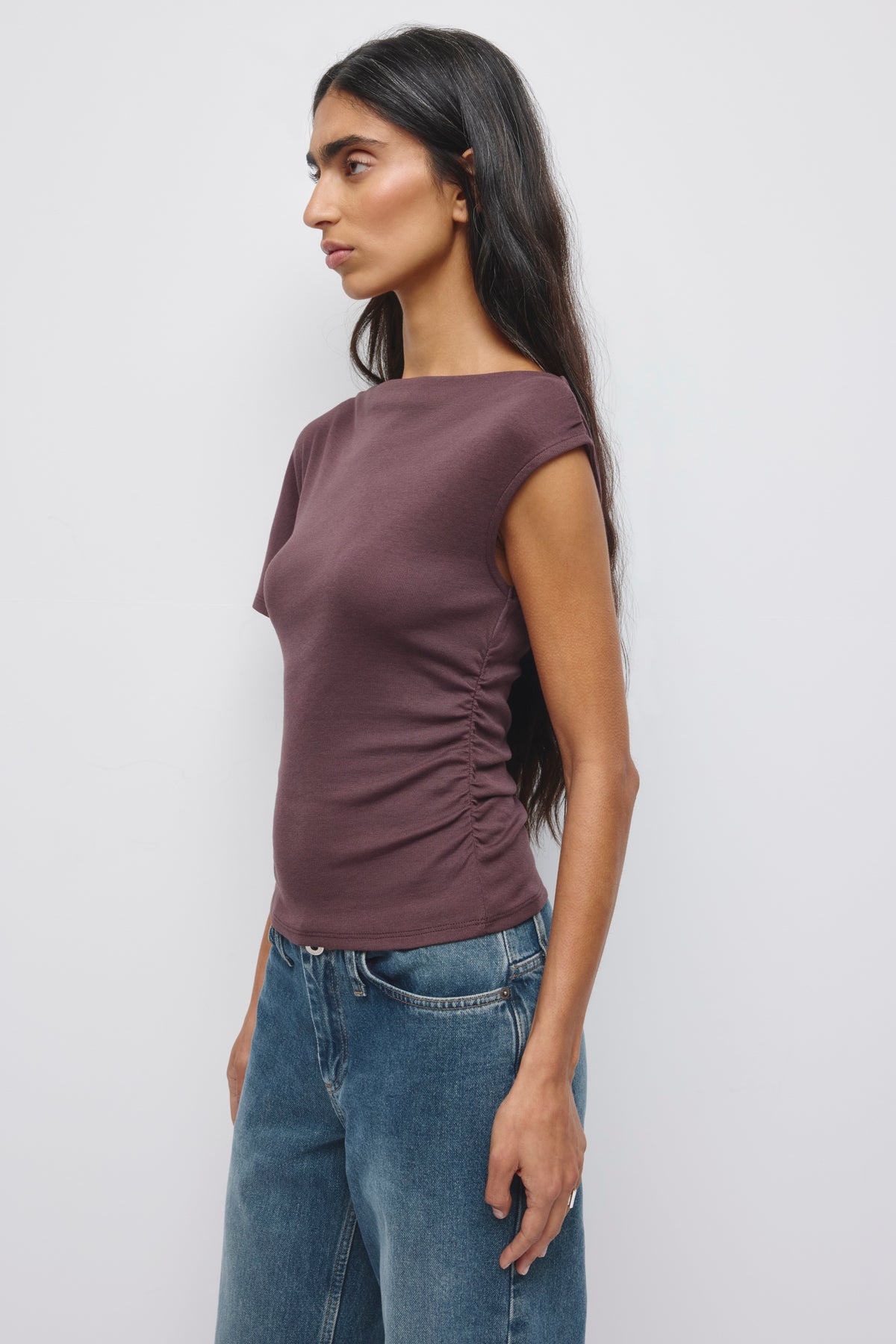 Chandail asymétrique Dana pour femme en prune chocolat