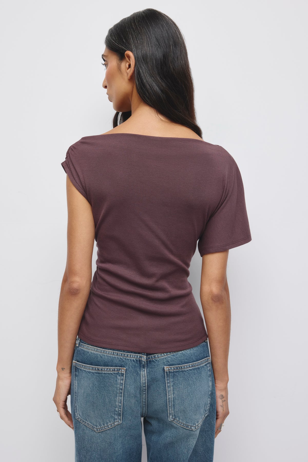 Chandail asymétrique Dana pour femme en prune chocolat