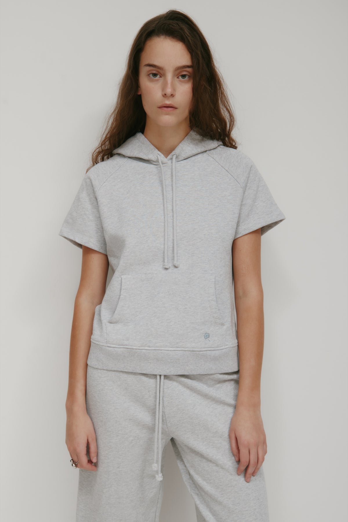 Sweat à capuche à manches courtes en molleton français pour femme en nuage mélangé