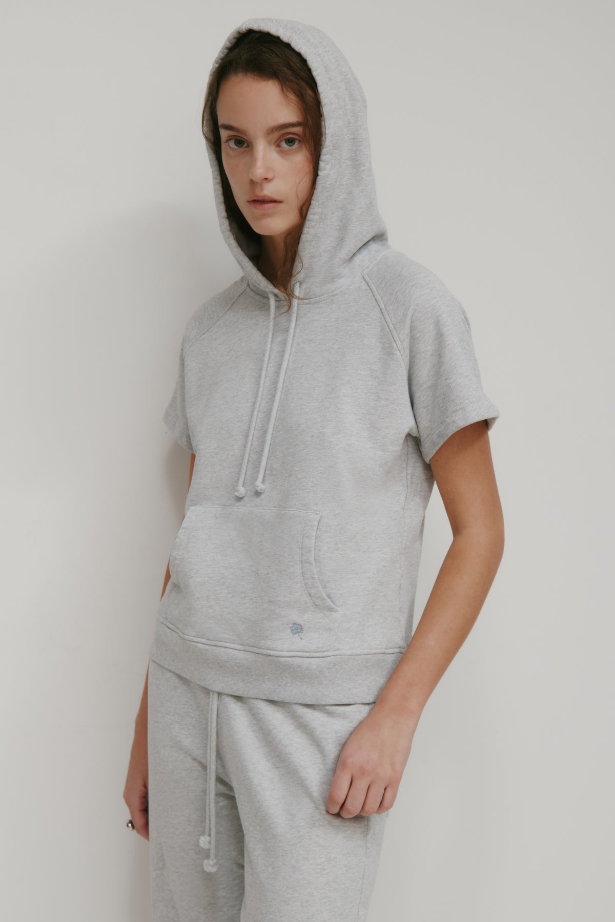 Sweat à capuche à manches courtes en molleton français pour femme en nuage mélangé
