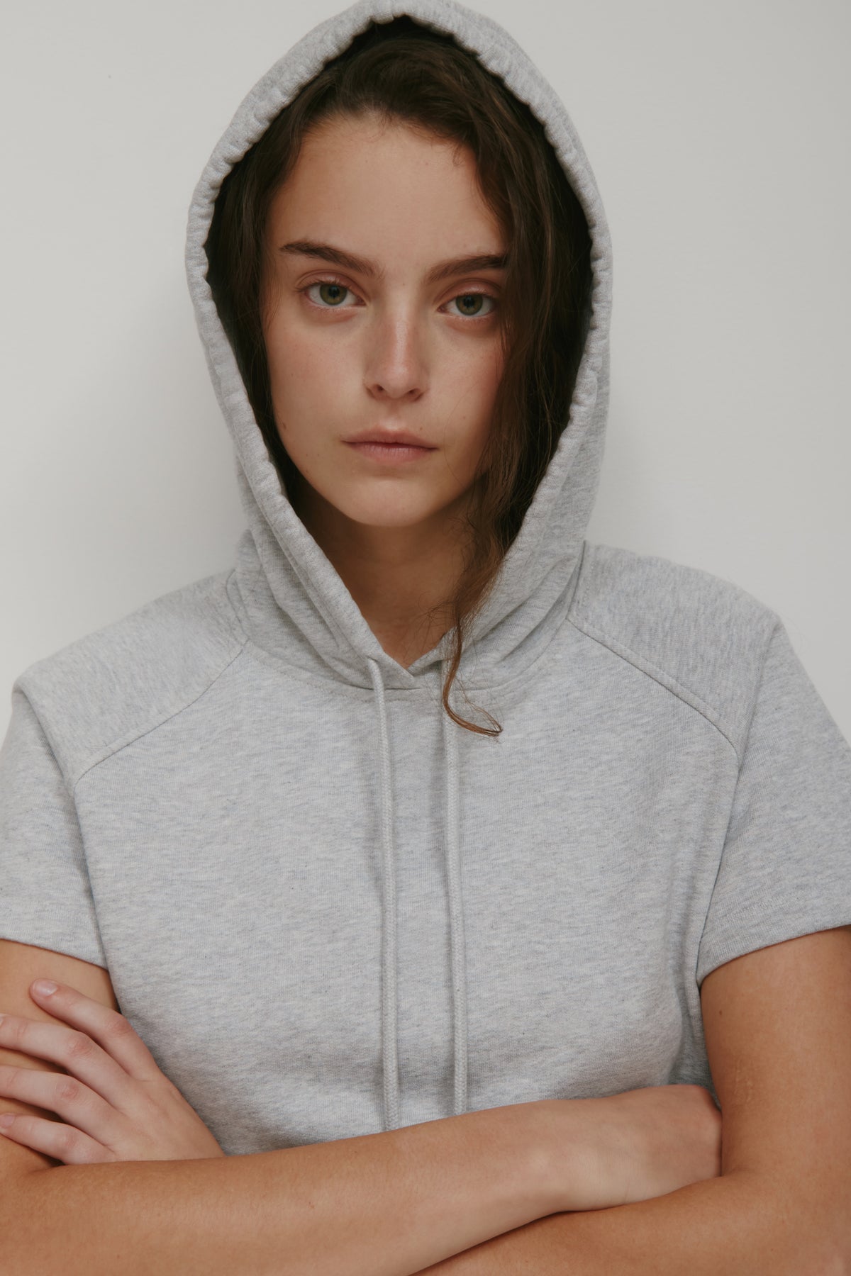 Sweat à capuche à manches courtes en molleton français pour femme en nuage mélangé