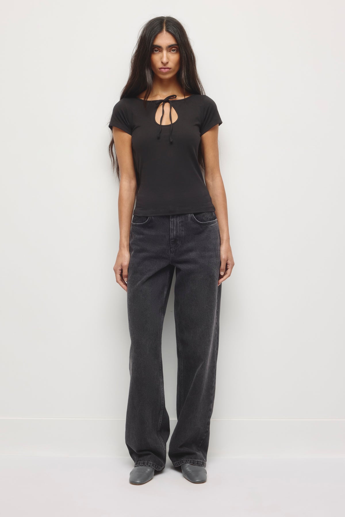 Women's Layn Keyhole Tee in Black