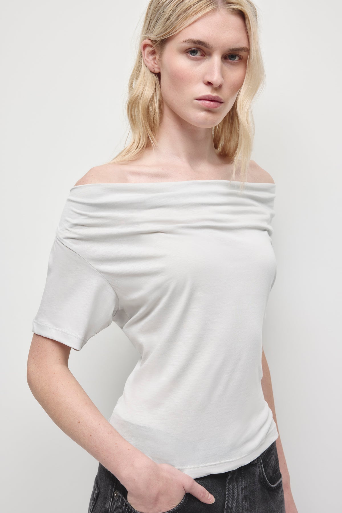 T-shirt à col bénitier Lina pour femme en brume