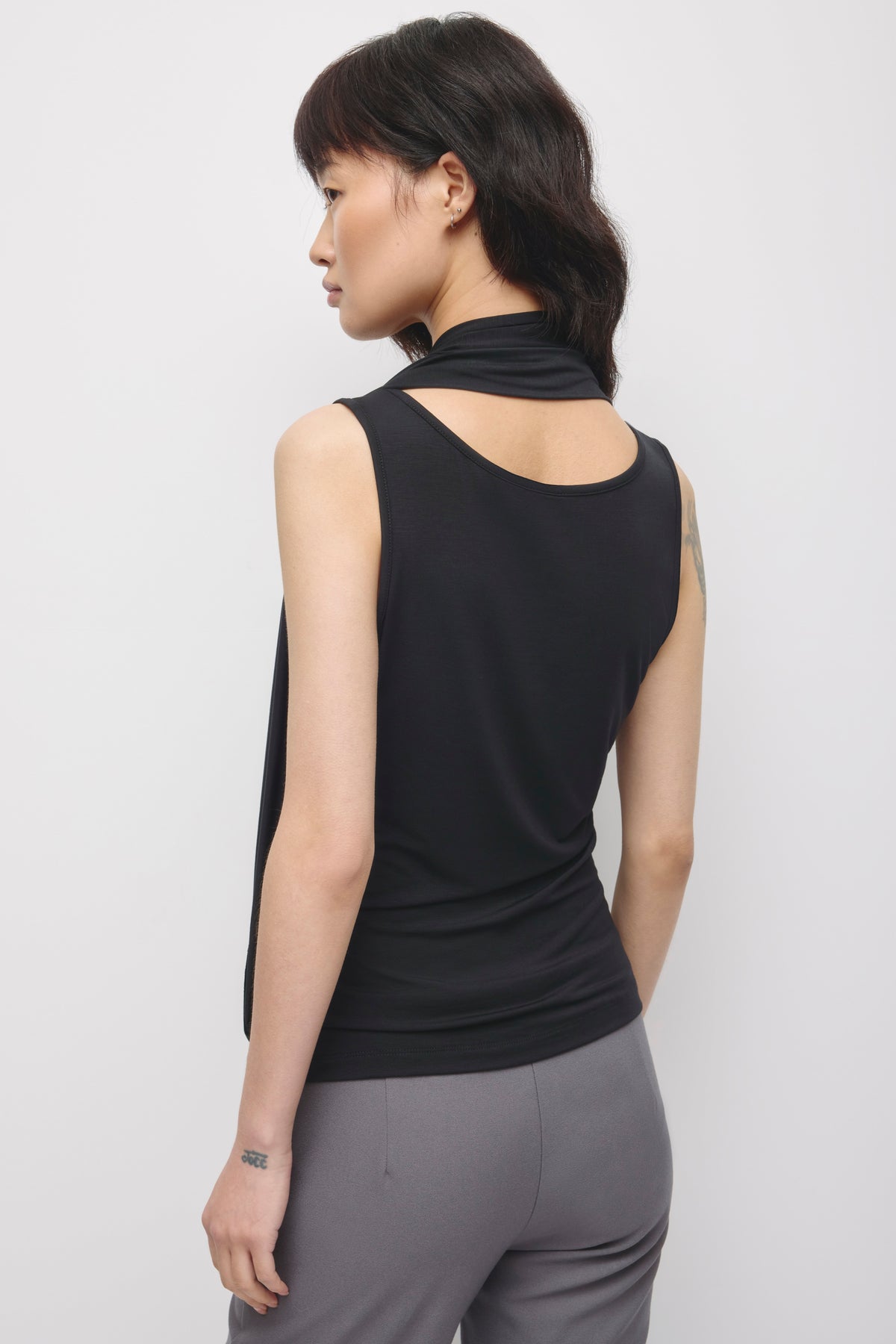 Femmes Débardeur Foulard Nayla en noir