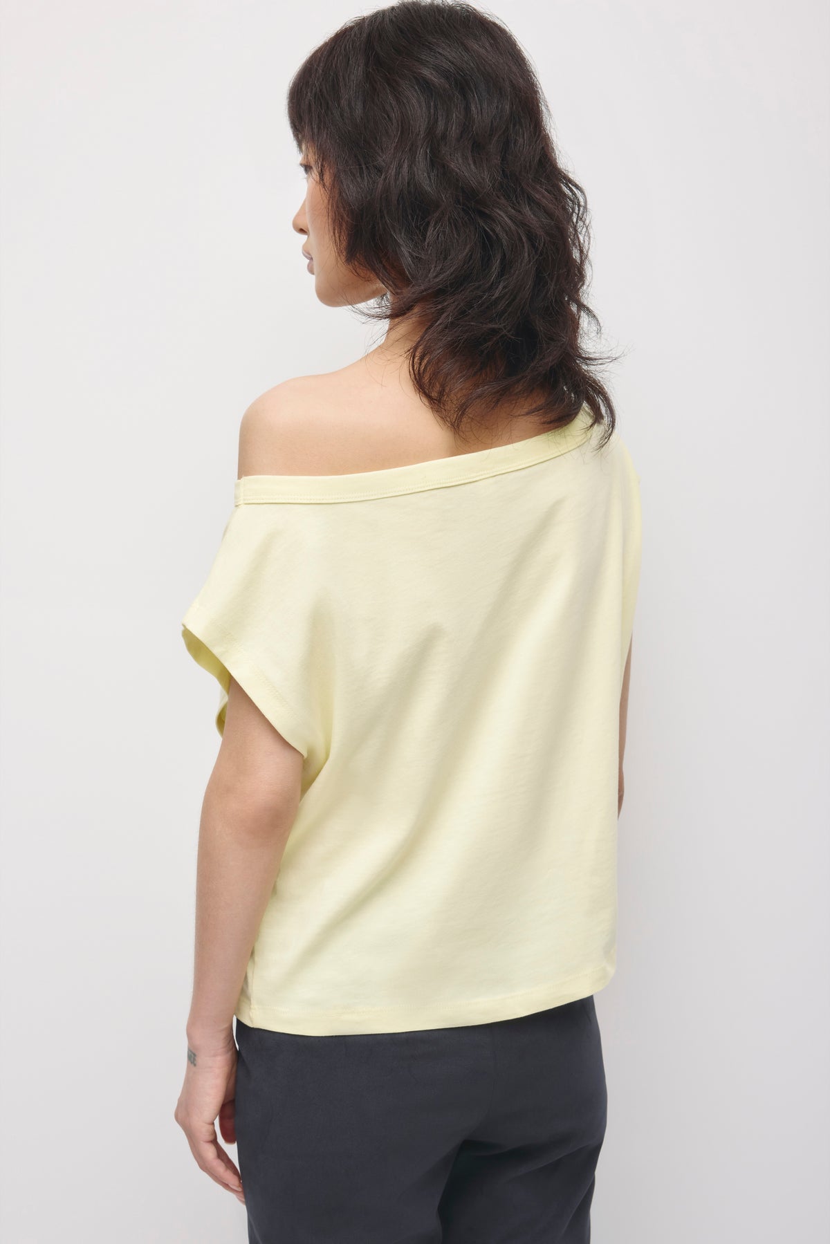 Tee-shirt à épaules dénudées pour femmes en sorbet