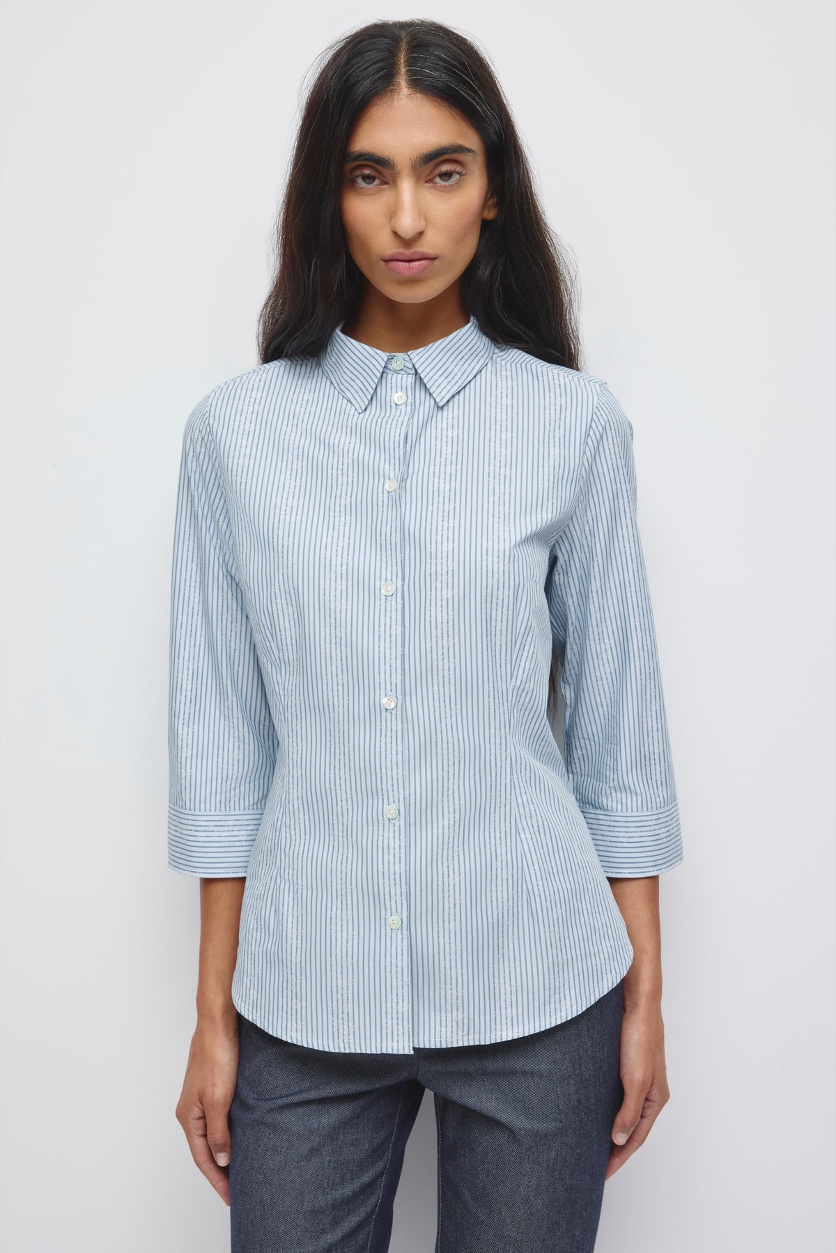 Chemise ajustée pour femme en rayures ciel d'hiver