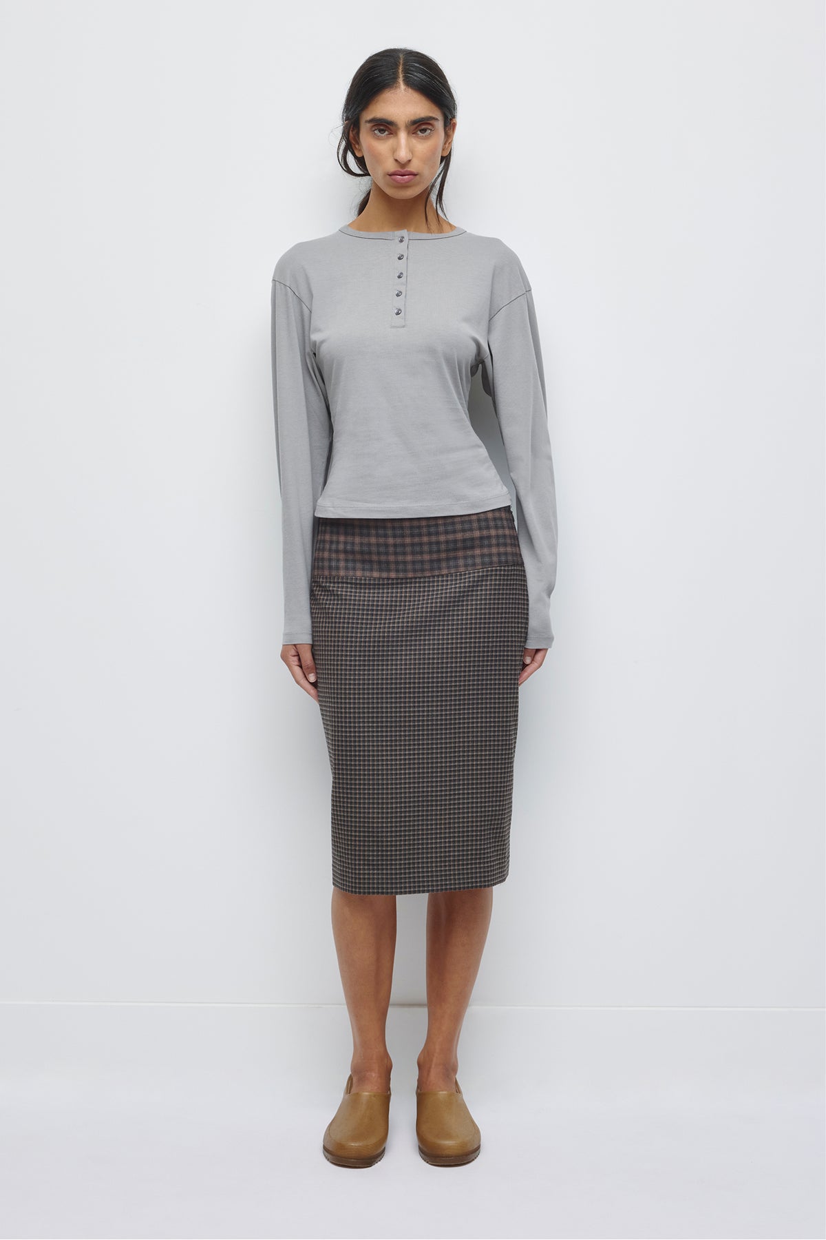 Women's Shaped Henley Longsleeve in Gypsum