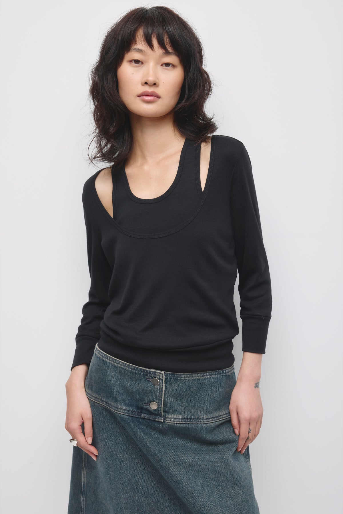 Women's Zahra Layered Scoop Tee in Black