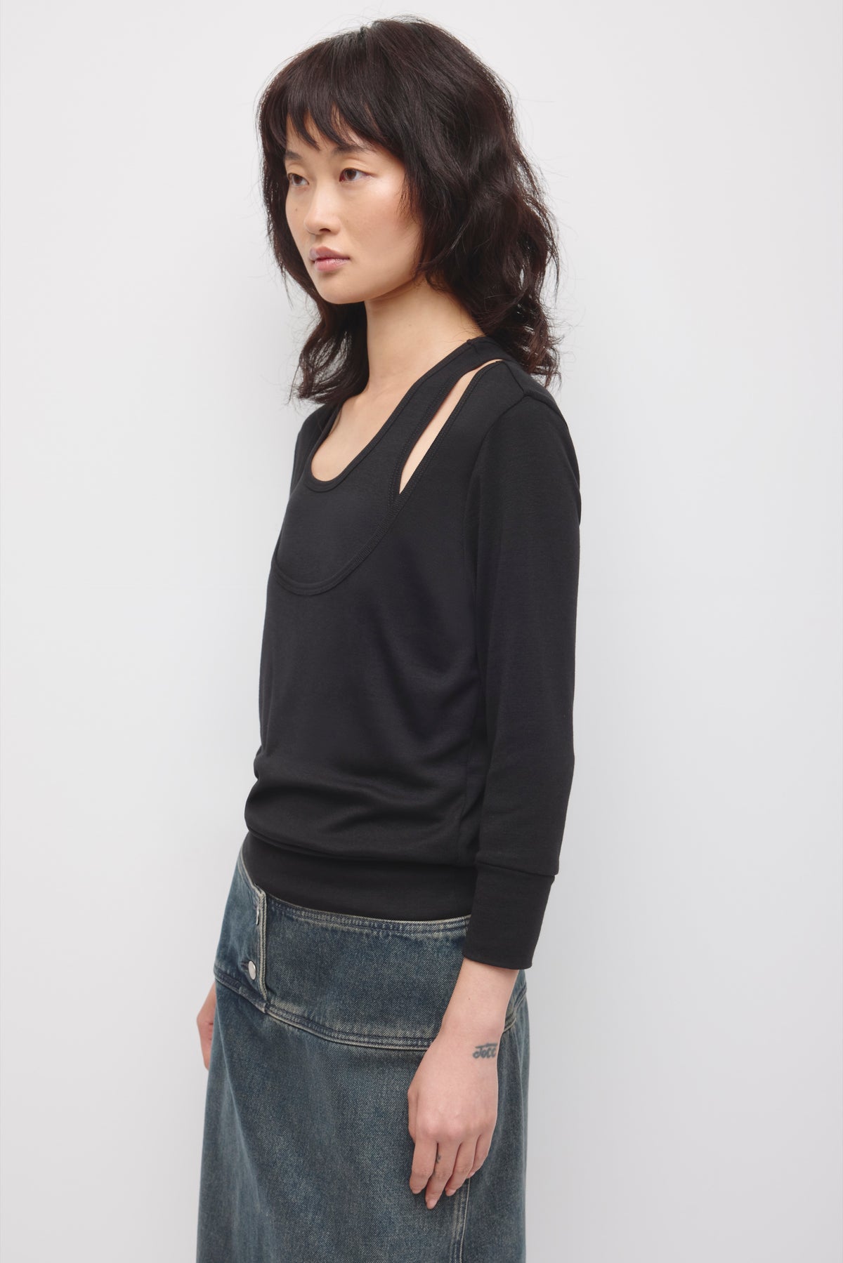 Women's Zahra Layered Scoop Tee in Black