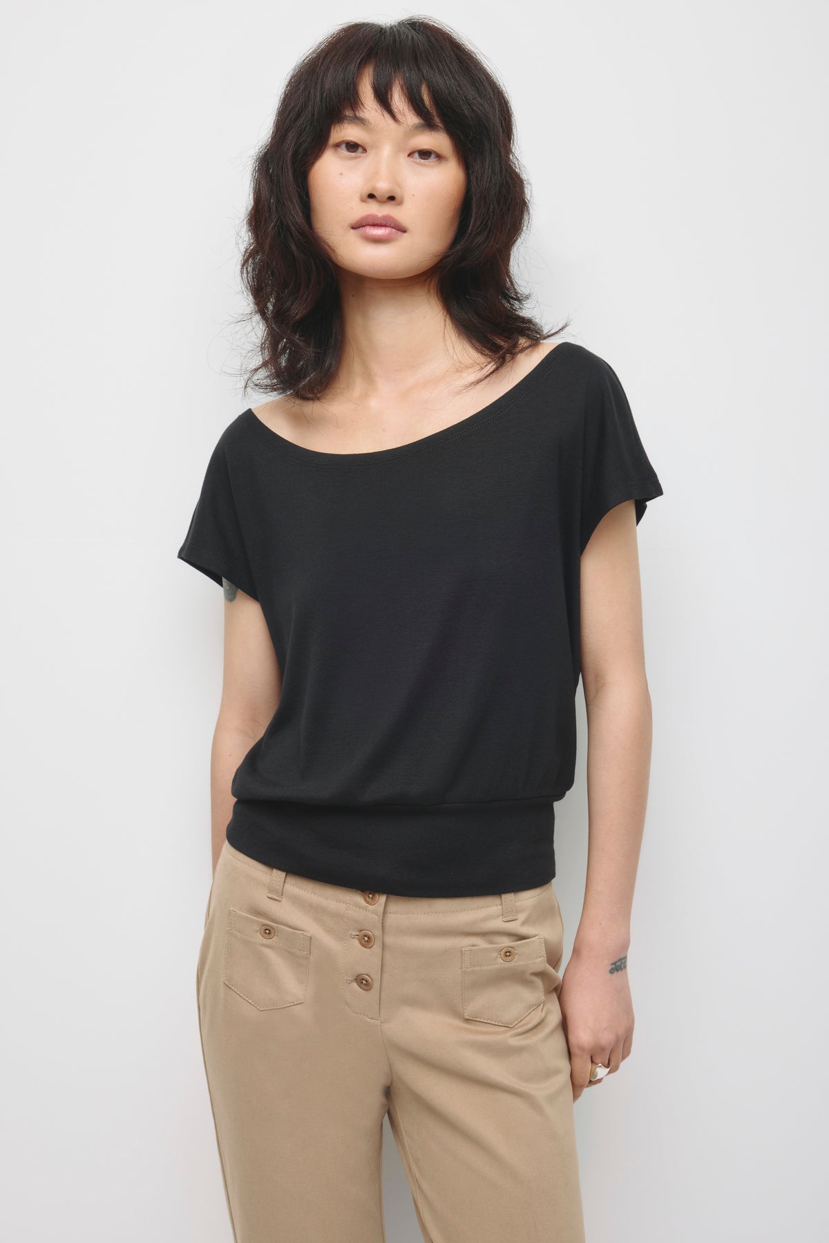 Model is 5’9” and is wearing a size XS.