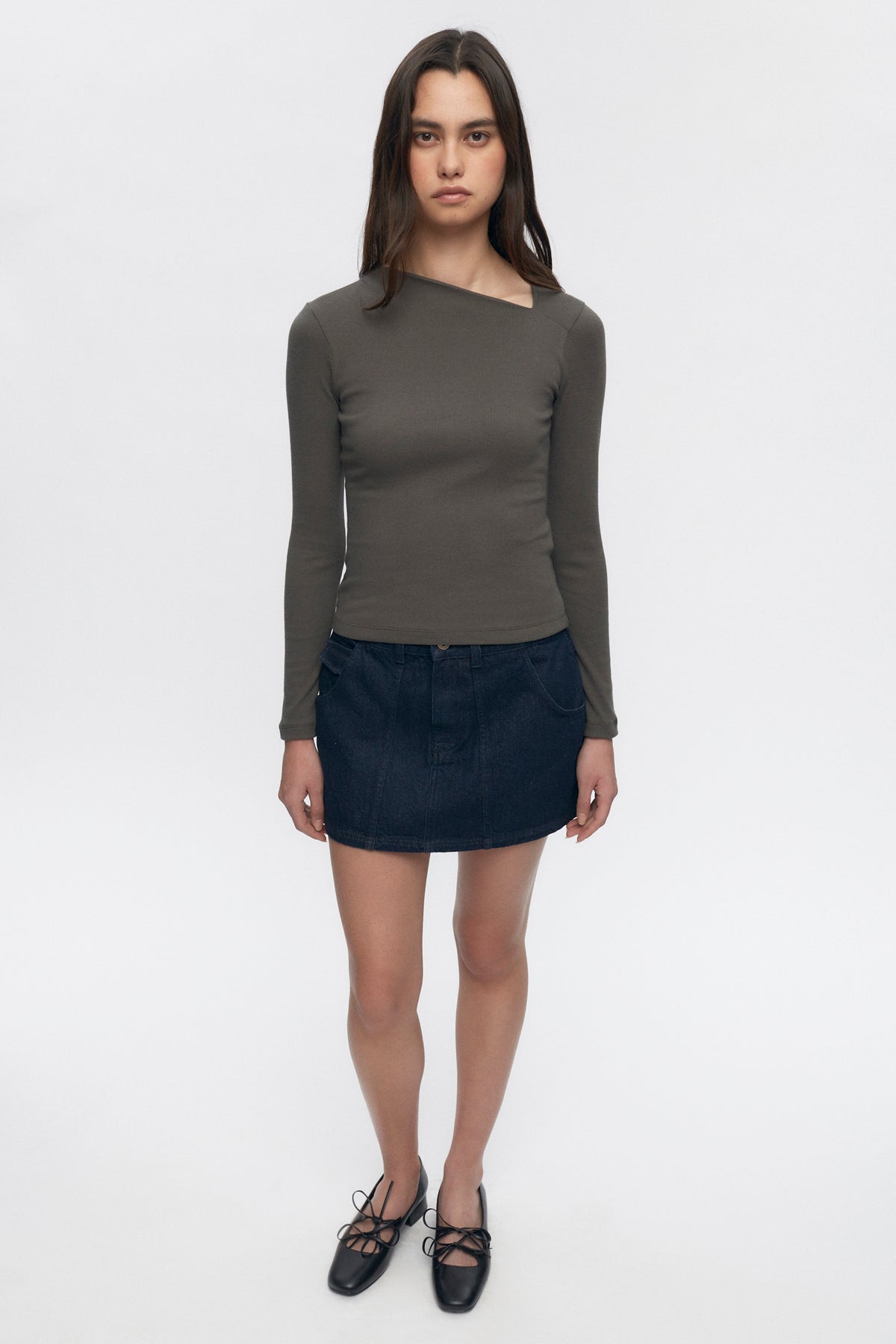 Women’s Asymmetric Neckline in Beluga