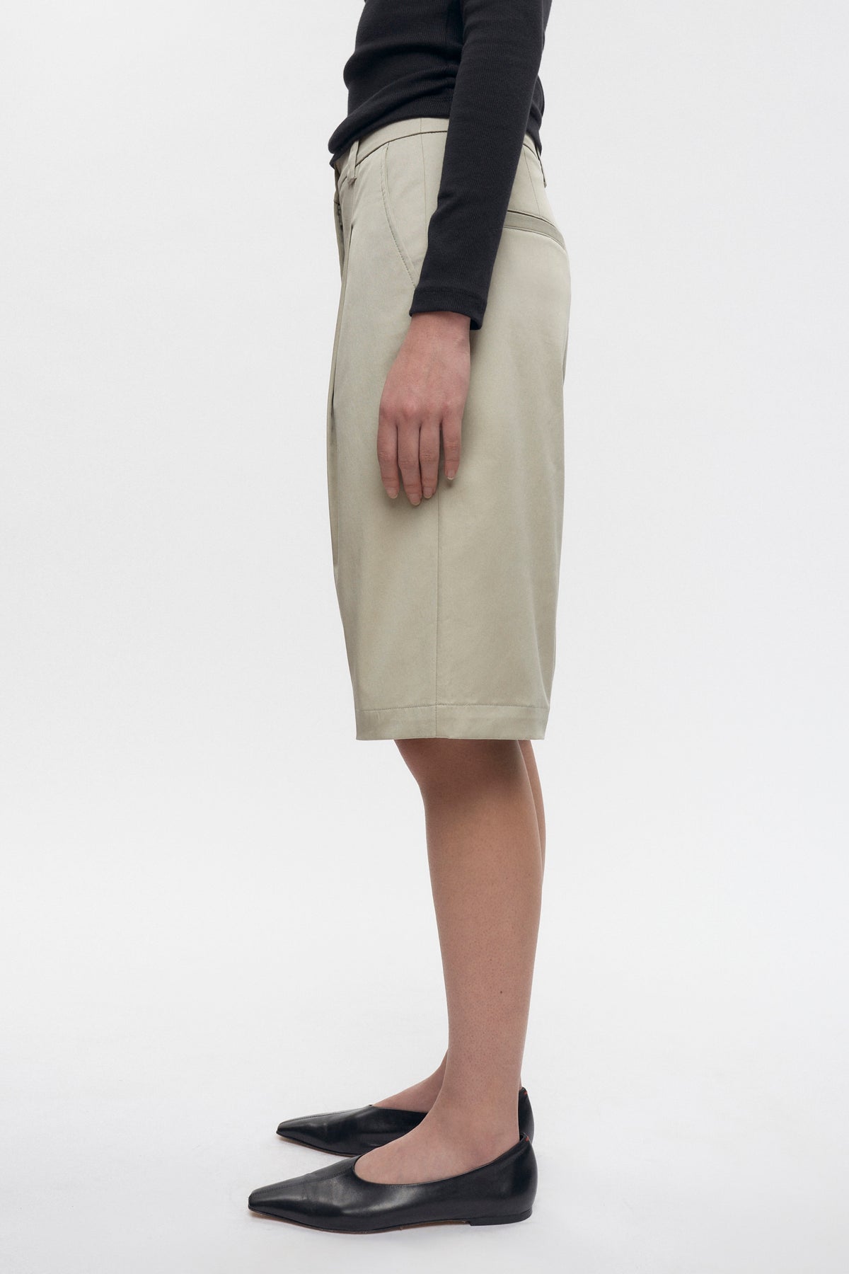 Women's Karnak Bermuda in Dune Grass