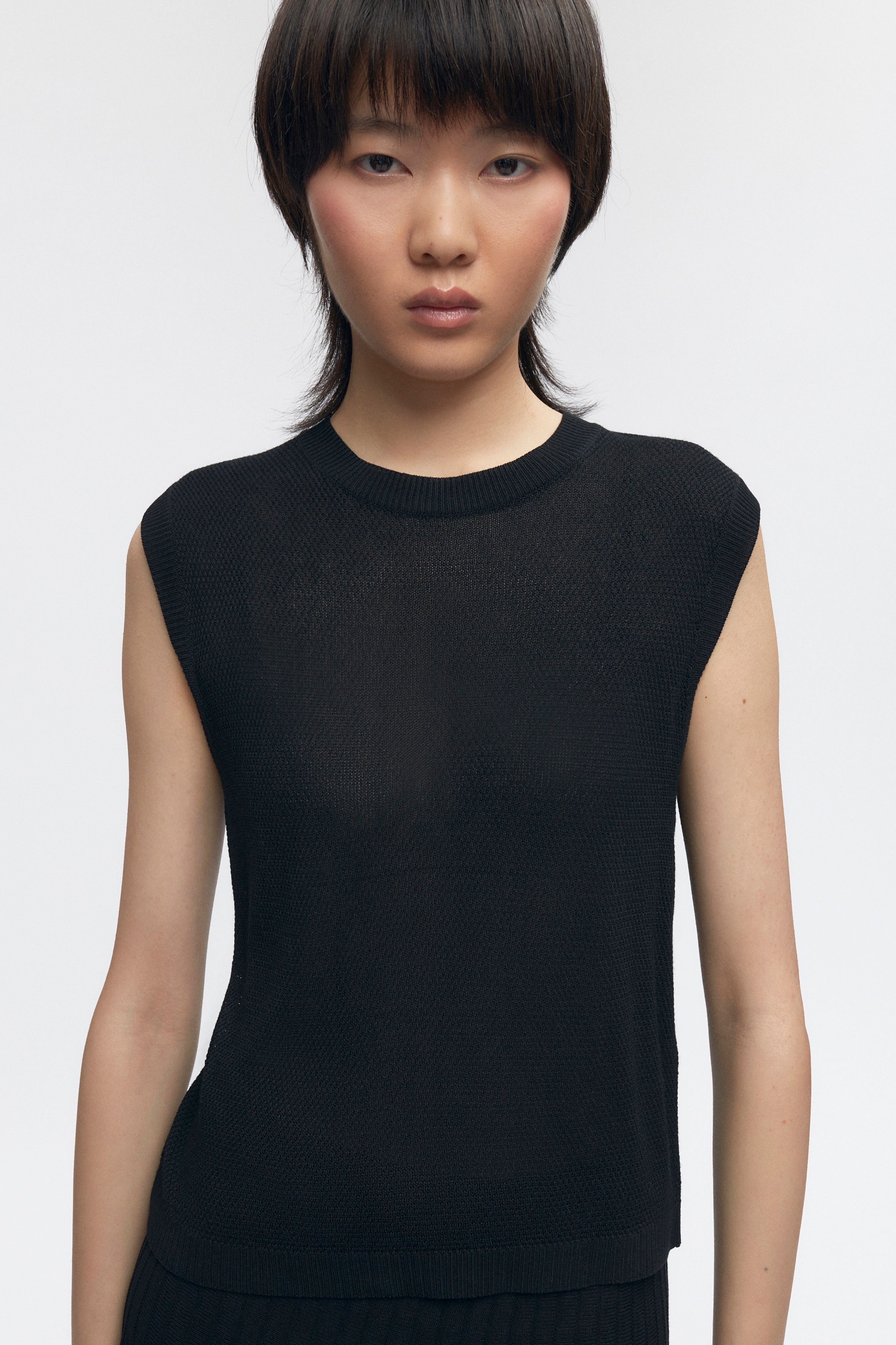 Women's Mesh Sleeveless Tee in Black