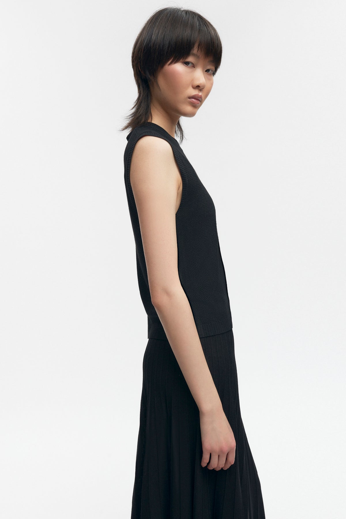 Women's Mesh Sleeveless Tee in Black