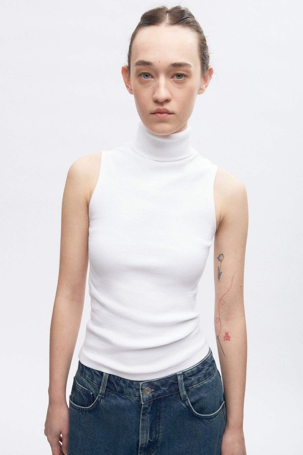 Sleeveless Turtleneck 003A02R20G20A0300