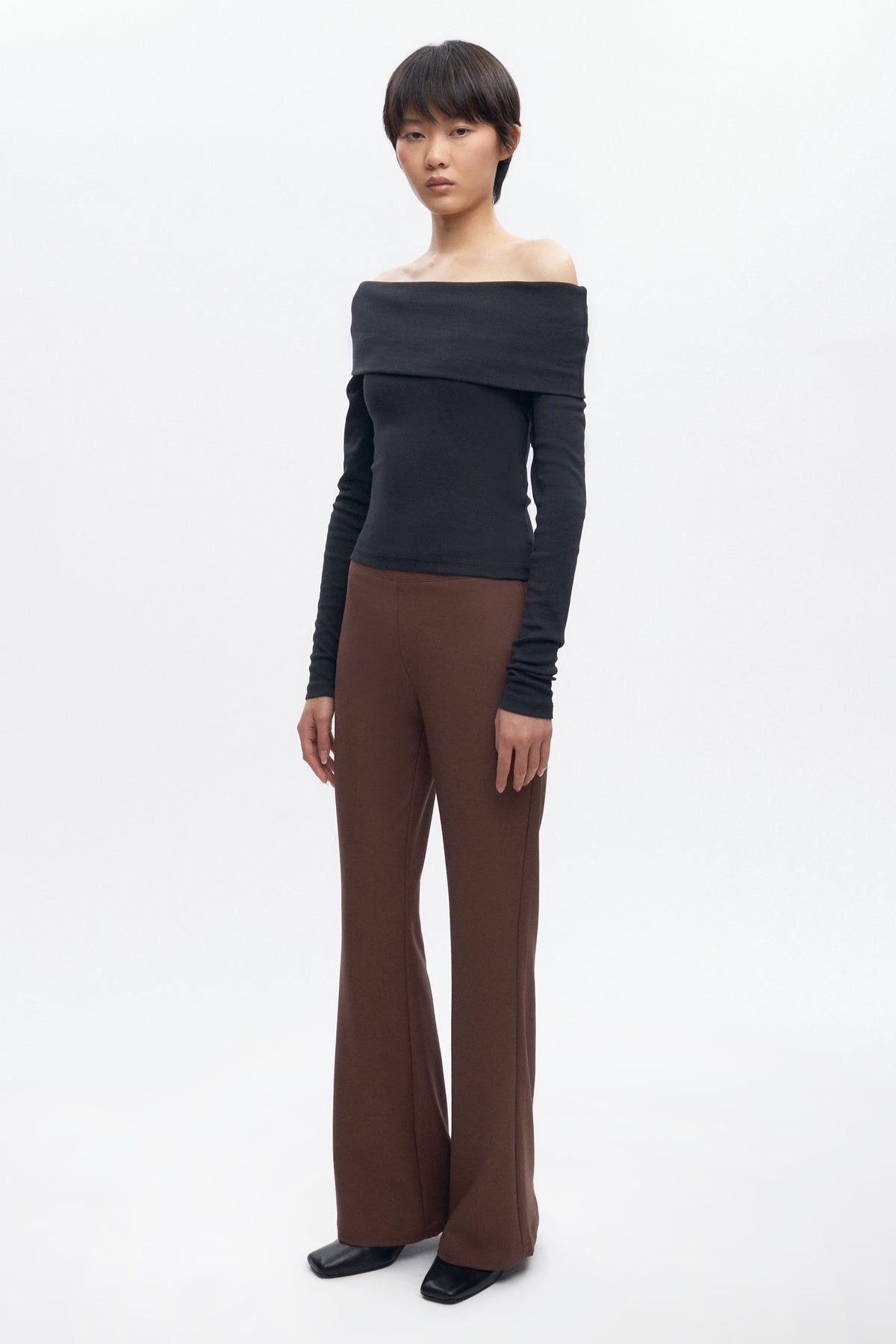 Women's Zahra Off Shoulder Longsleeve in Black