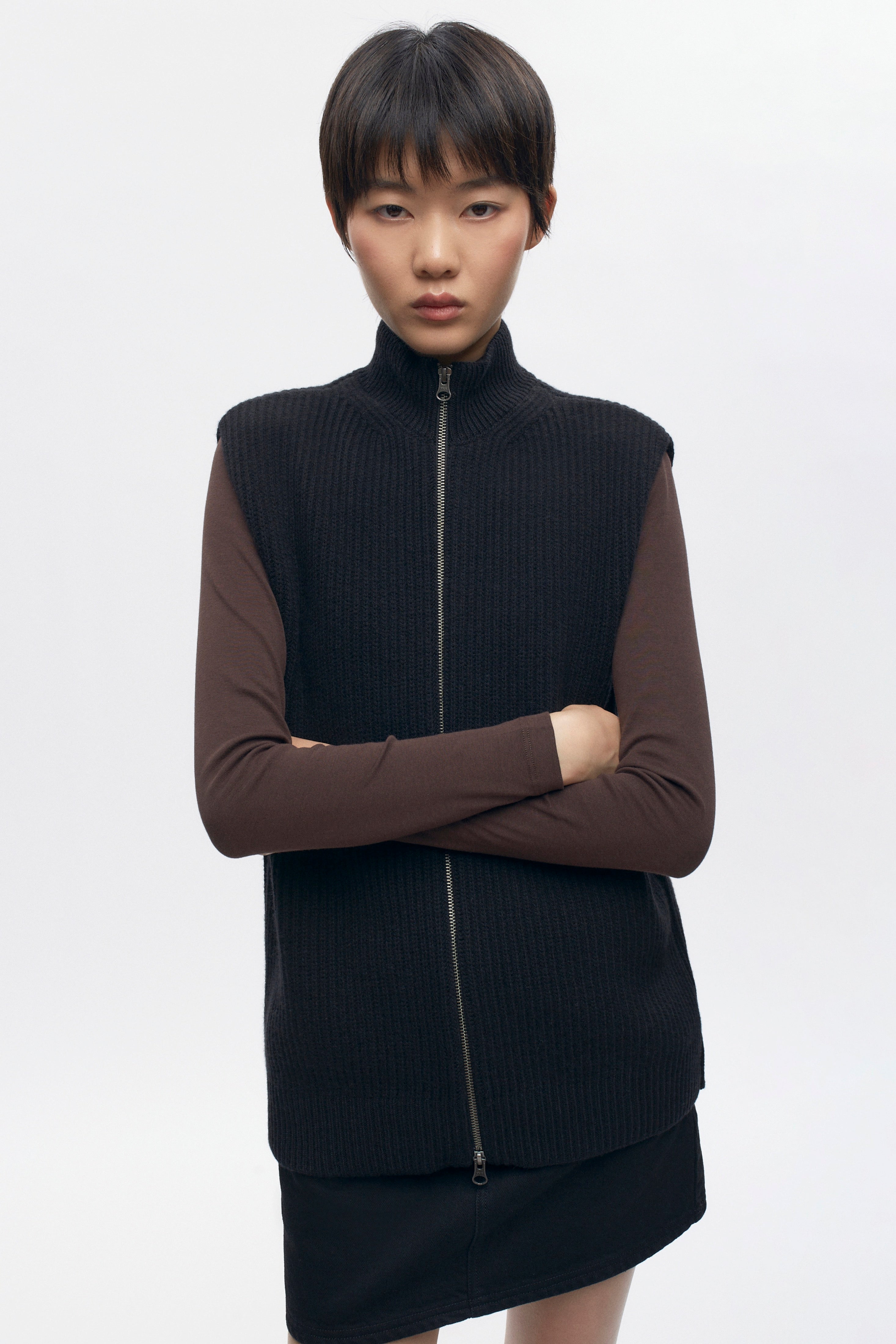 Women's Zip Sweater Vest in Black
