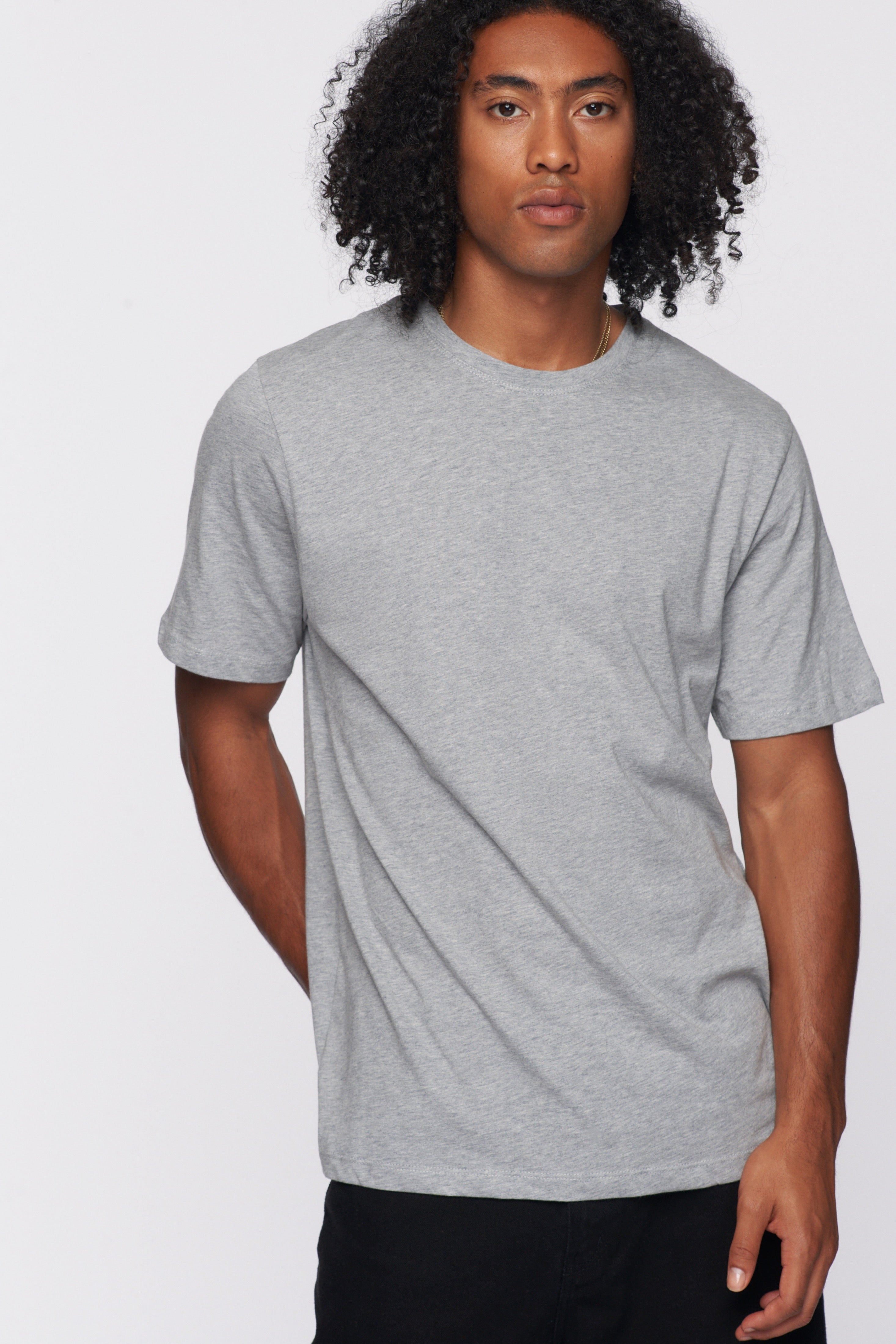 Ras du cou essentiel pour hommes en gris chiné