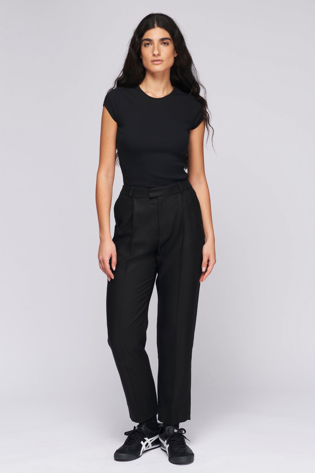 Romy is 5ft 10in, a regular size S and wearing a 6.